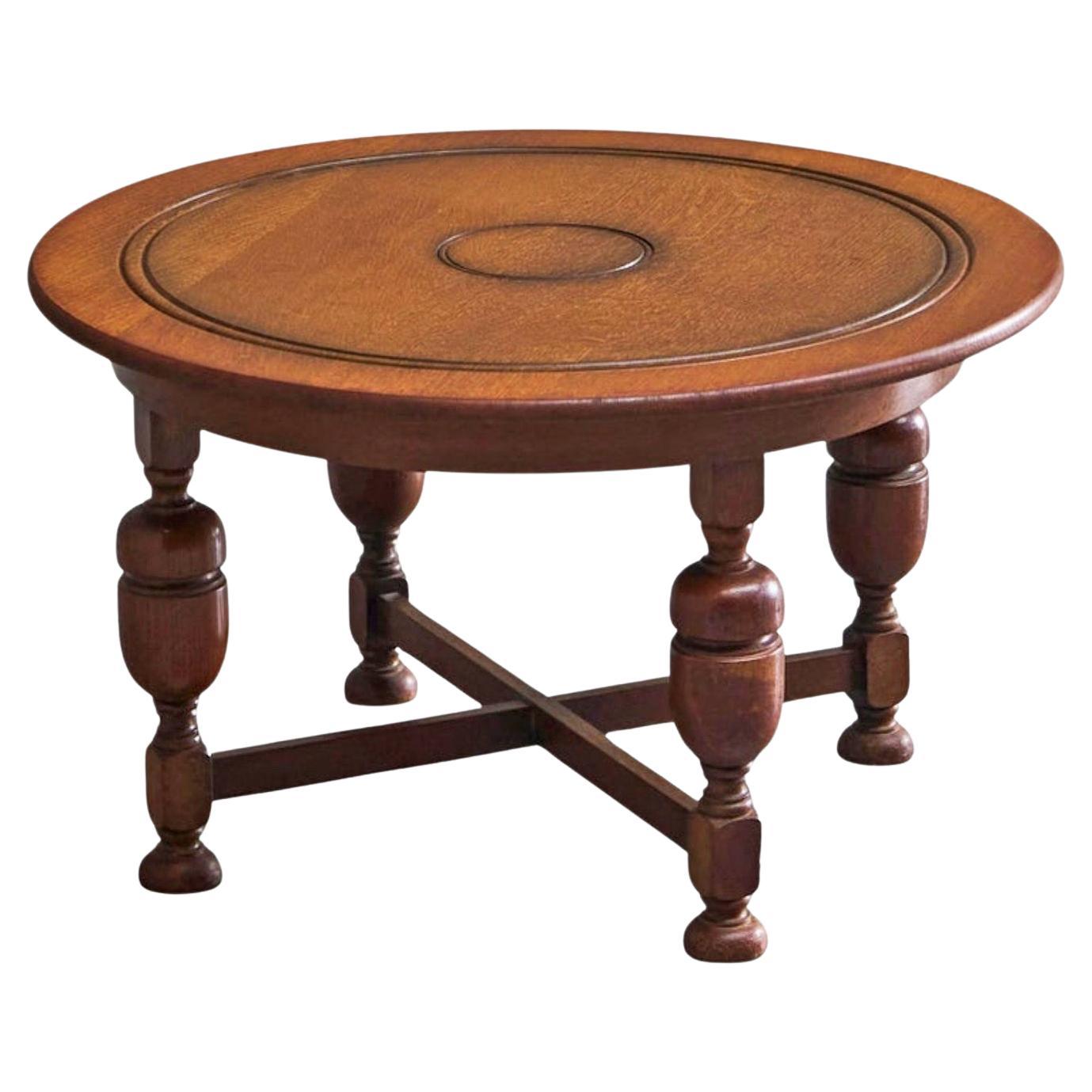 H. Pander 
Zonen Round Coffee Table with Baluster Legs in Solid Oak 1920s For Sale