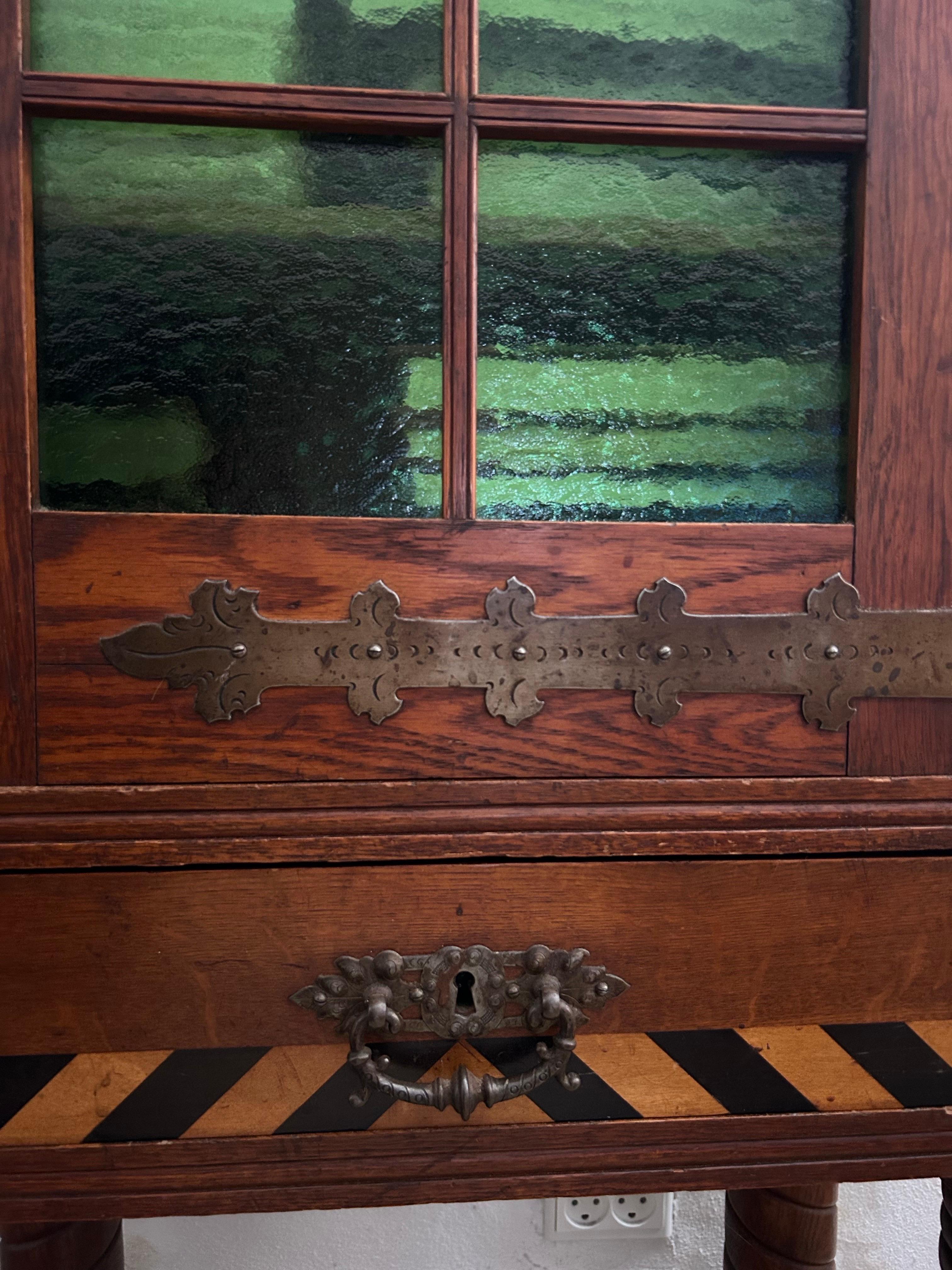 H. Poulsen Aesthetic Movement - Mobile in Oak, Danimarca, 1904 In condizioni buone in vendita a Valby, 84