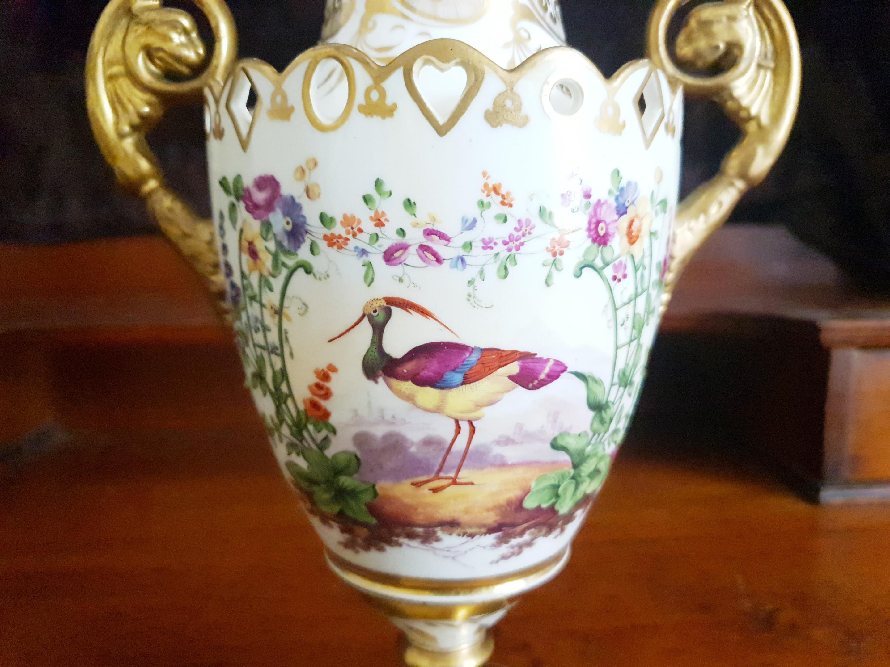 English H & R Daniel 18th Century Hand Painted Pot Pourri Vase For Sale