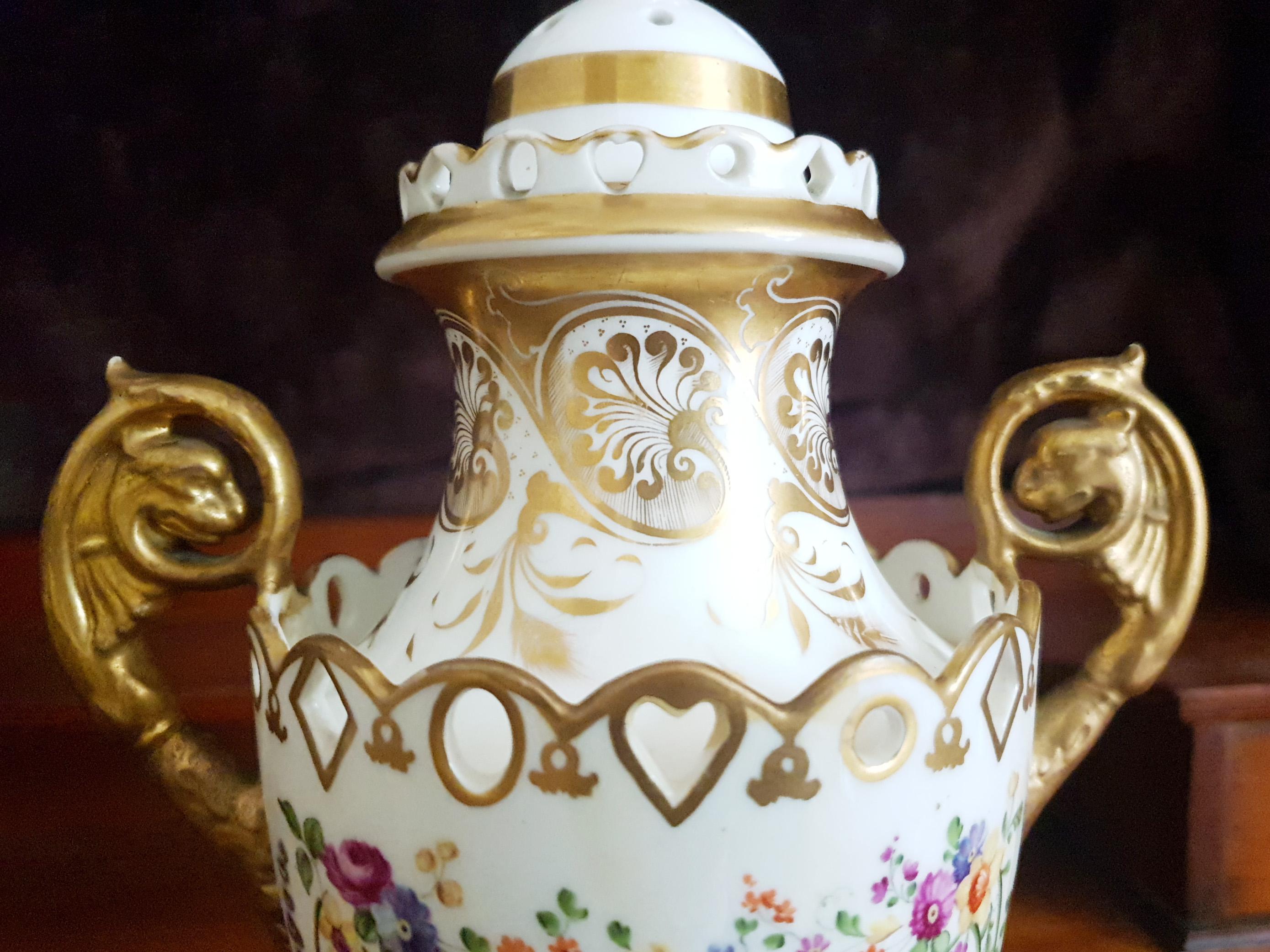 18th Century and Earlier H & R Daniel 18th Century Hand Painted Pot Pourri Vase For Sale