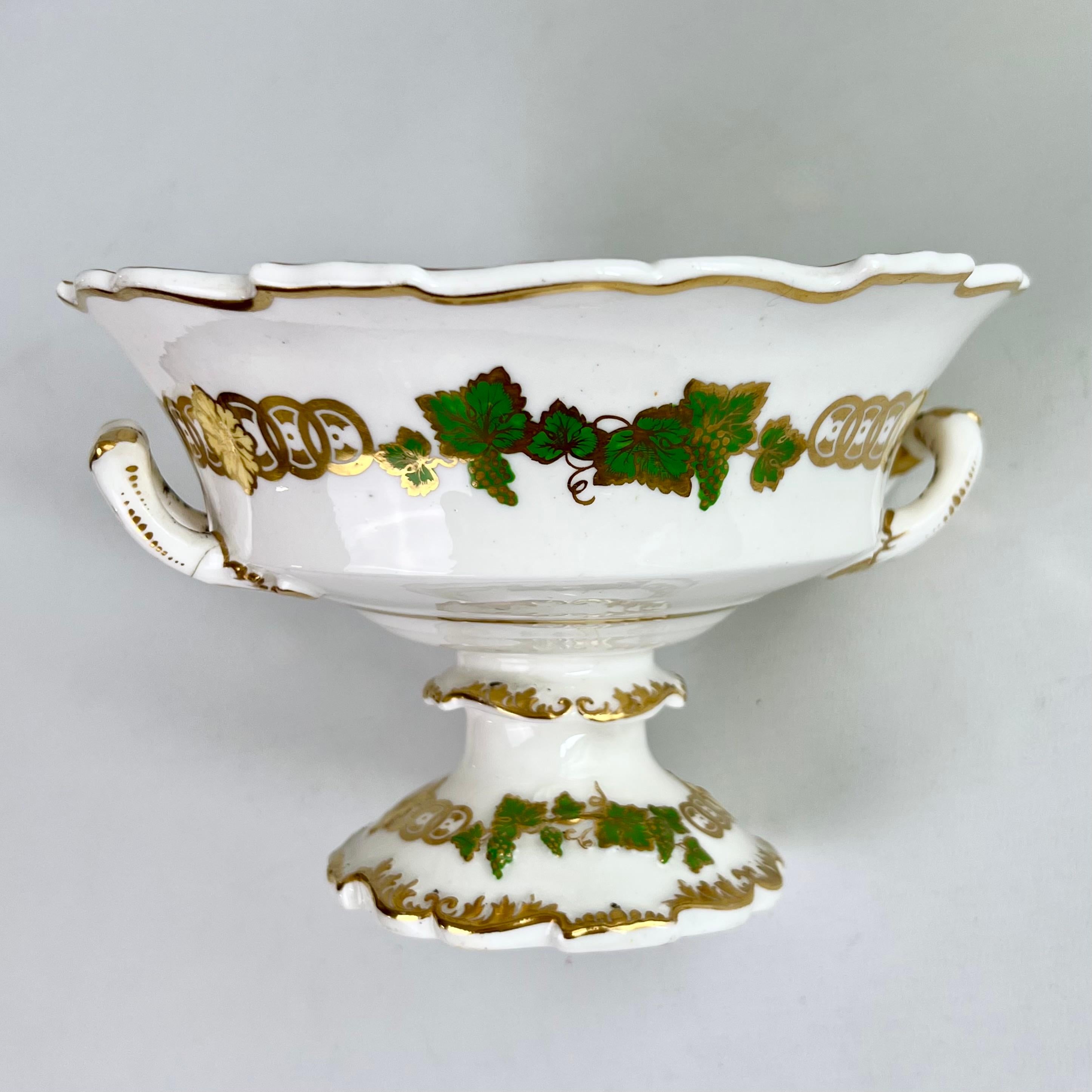 H & R Daniel Pair of Sauce Tureens, Shrewsbury Shape, Flowers, Regency ca 1827 In Good Condition For Sale In London, GB