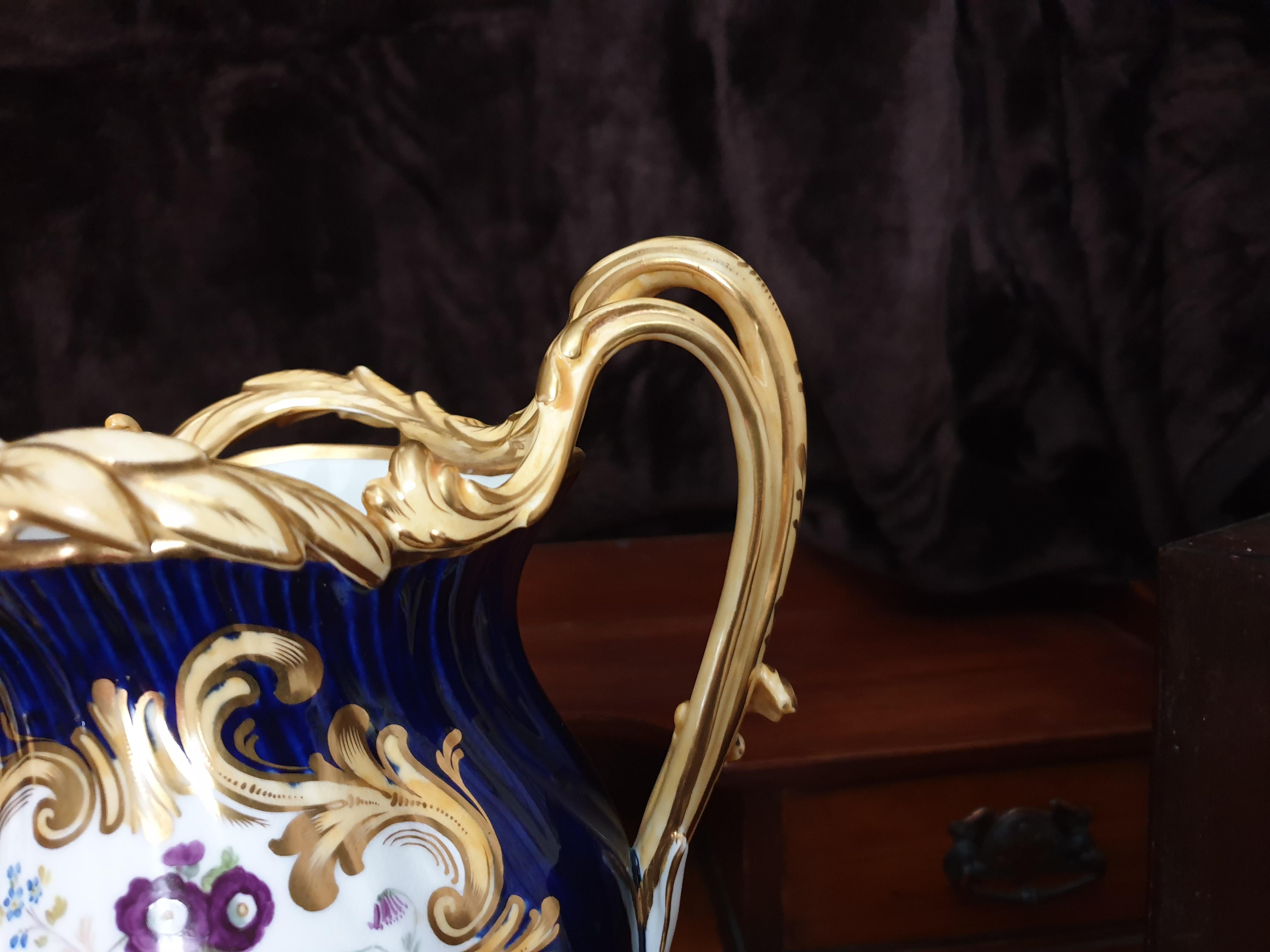 English H & R Daniel Floral Laurels Hand painted 19th Century Decorative Vases For Sale 2