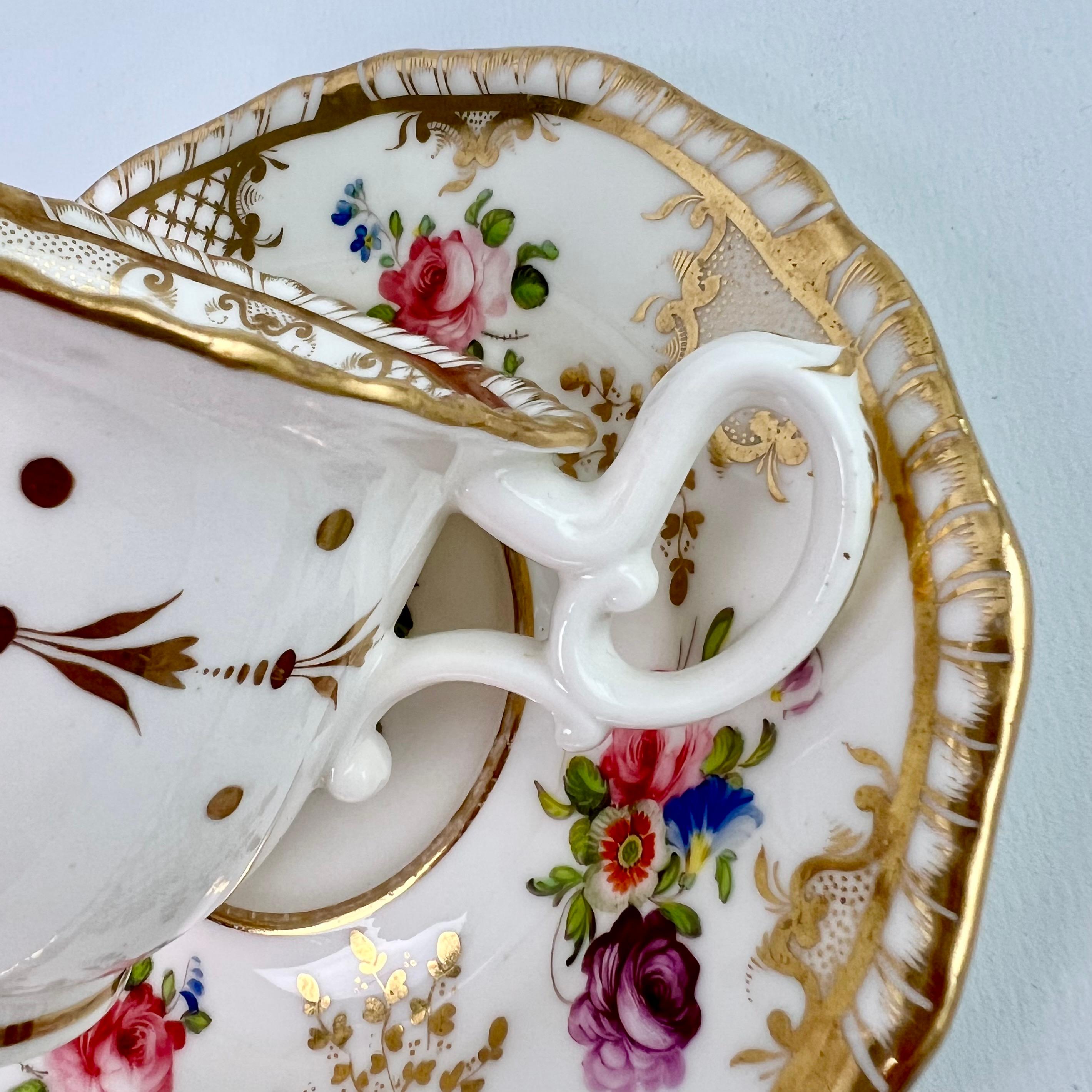 Trio de tasses à thé H & R Daniel, blanches avec brindilles dorées et florales, Régence, vers 1825 5