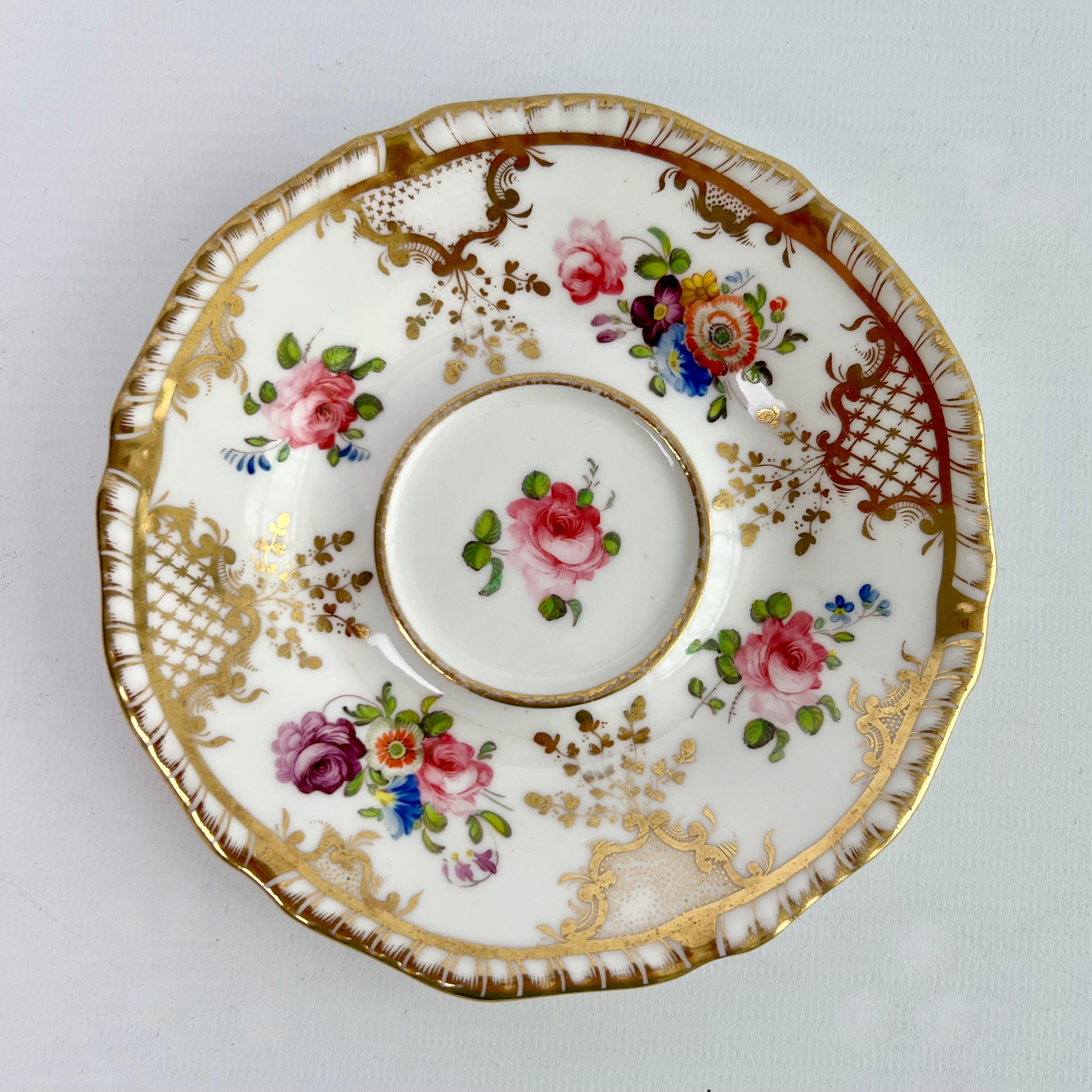 Porcelaine Trio de tasses à thé H & R Daniel, blanches avec brindilles dorées et florales, Régence, vers 1825