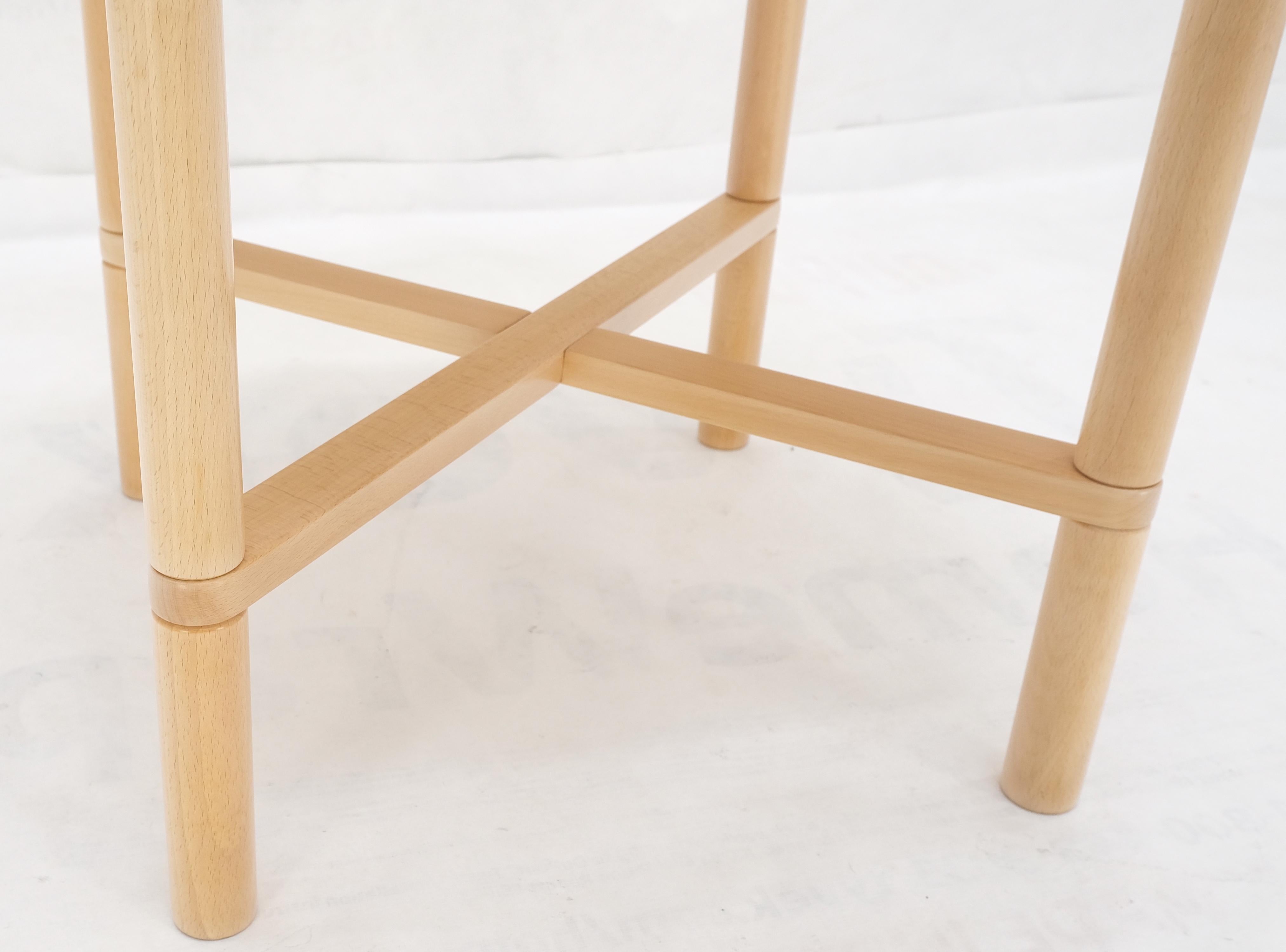 H/S Haslev Danish Mid Century Modern Solid Birch Round Side End Table Stand MINT en vente 1