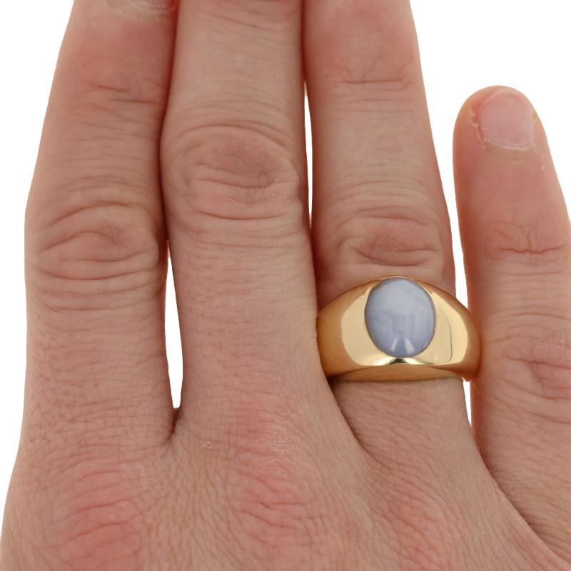 H. Stern, bague en or jaune 18 carats avec saphir étoilé taille cabochon ovale 12,40 carats Excellent état - En vente à Greensboro, NC