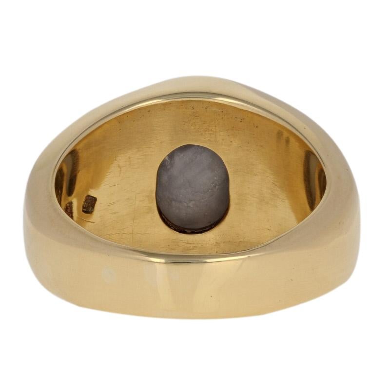 Oval Cut H. Stern 12.40 Carat Oval Cabochon Cut Star Sapphire Ring, 18 Karat Gold Signet For Sale