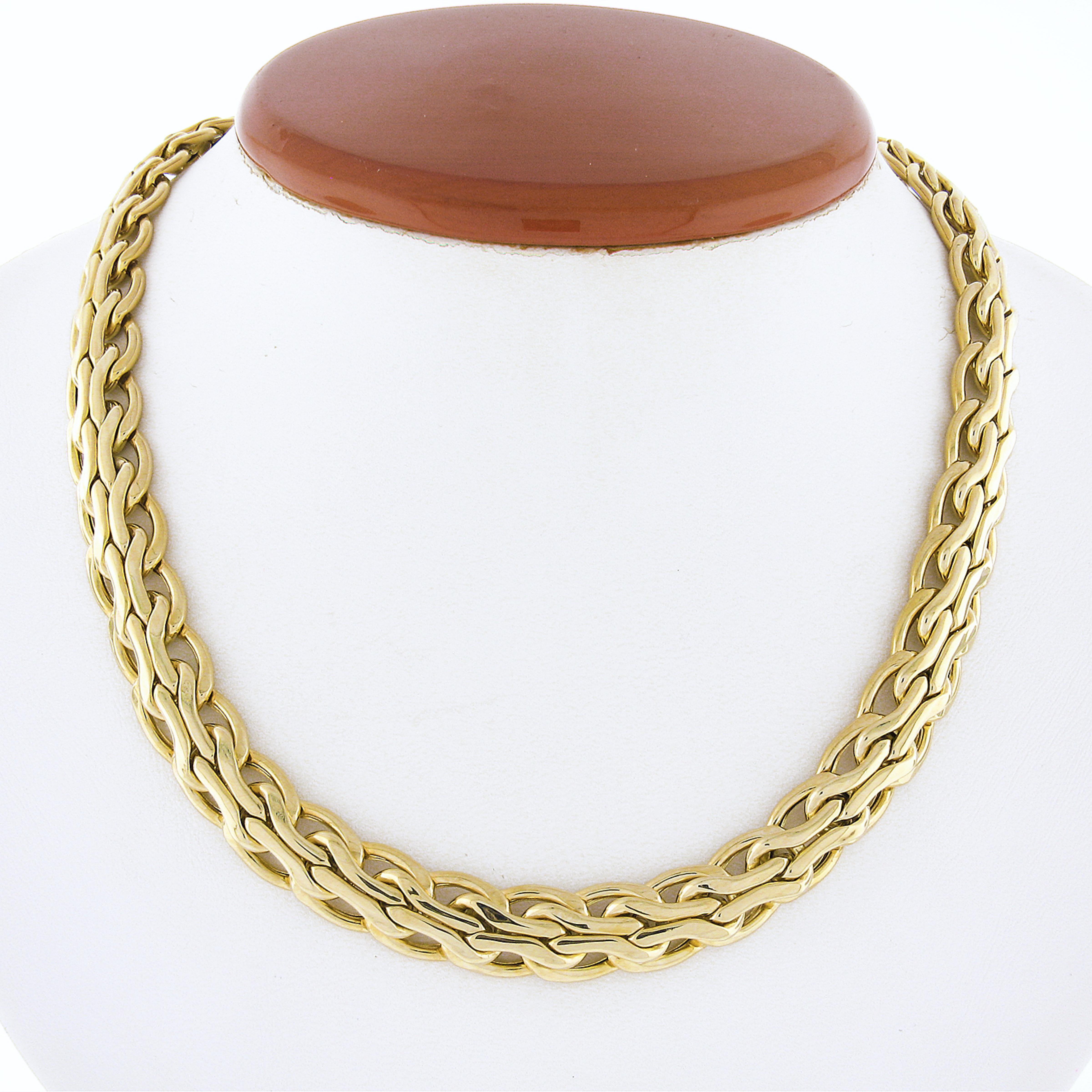 Hier haben wir ein sehr gut gemacht Collier Halskette von H.Stern entworfen und aus massivem 14k Gelbgold gefertigt. Die Halskette besteht aus breiten, geschwollenen Bismark-Gliedern mit wunderschönem, hochglanzpoliertem Finish, die nahtlos