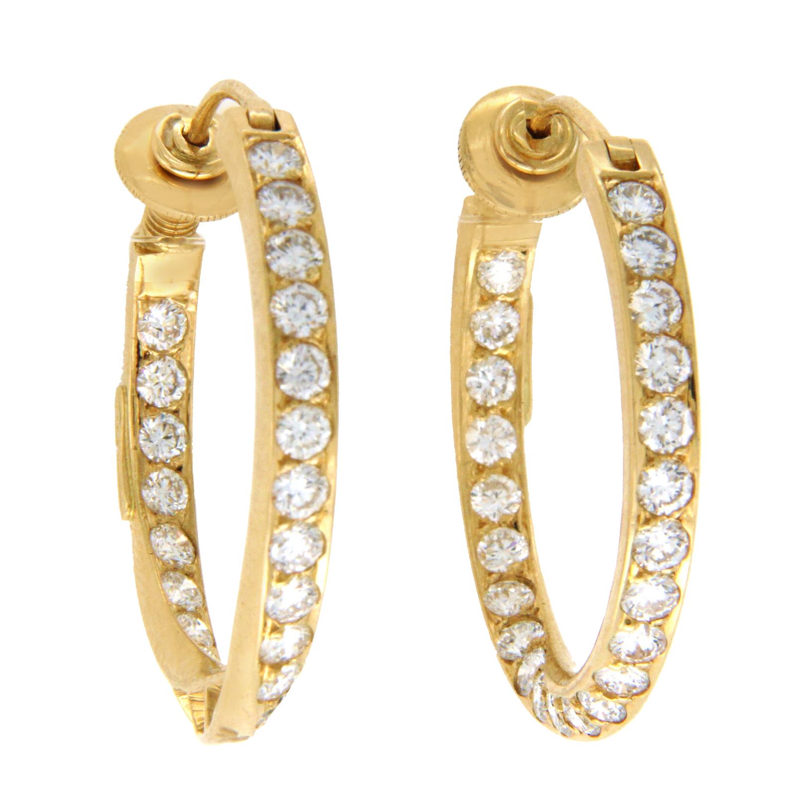 H. Stern 18 Karat Yellow Gold 4.85 Carat Diamonds 1.12" Hoop Earrings