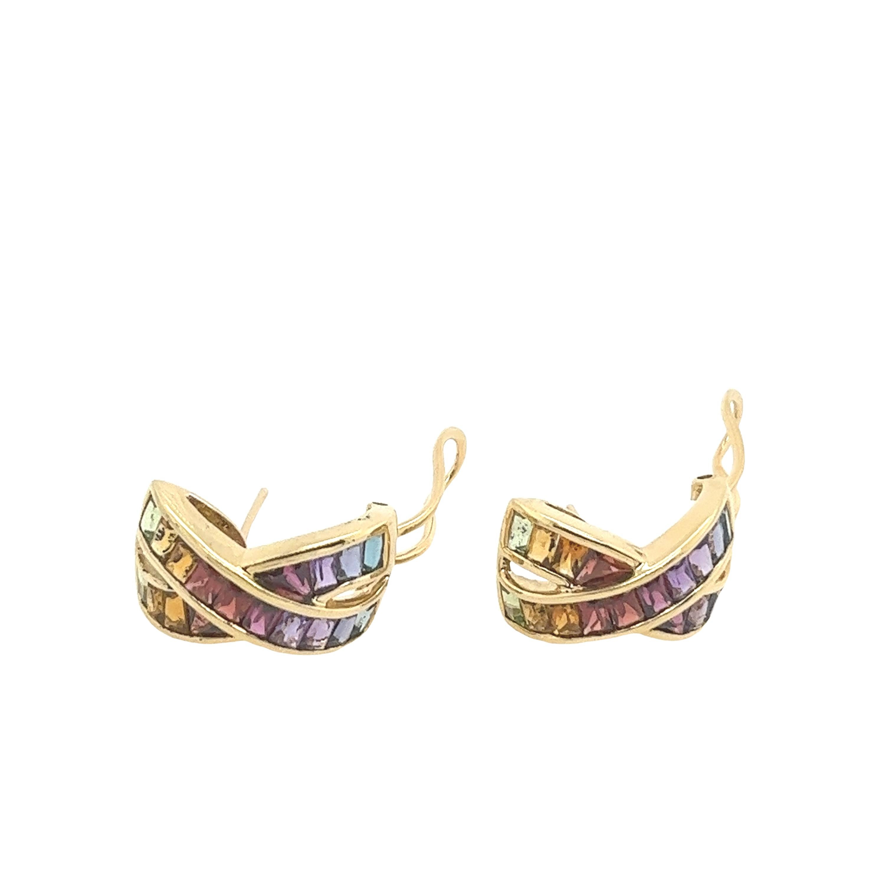 This pair of H. Stern earrings 
features 36 multicolored natural sapphires
set in 18ct yellow gold in clip setting. 
It's perfect for every day and can be worn with any outfit.
Total  Weight: 10.7g
Earring Dimension: 21.20mm x 12mm
Peg & clip