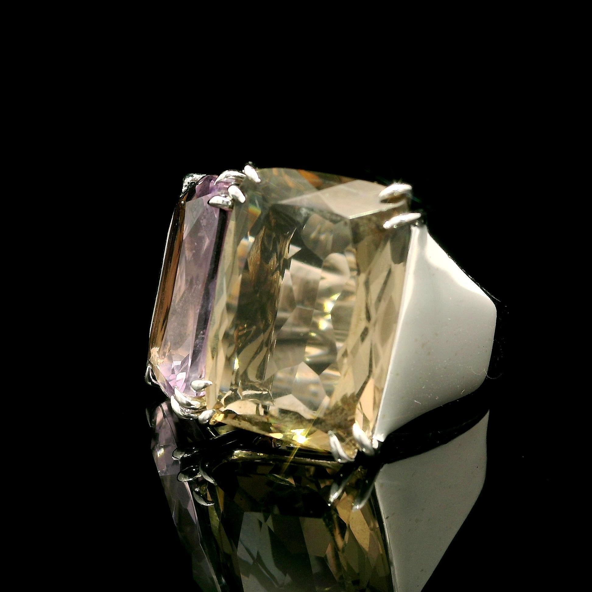 H. Anello Stern in oro bianco 18 carati con ametista, quarzo fumé e diamante a ciottoli in vendita 7