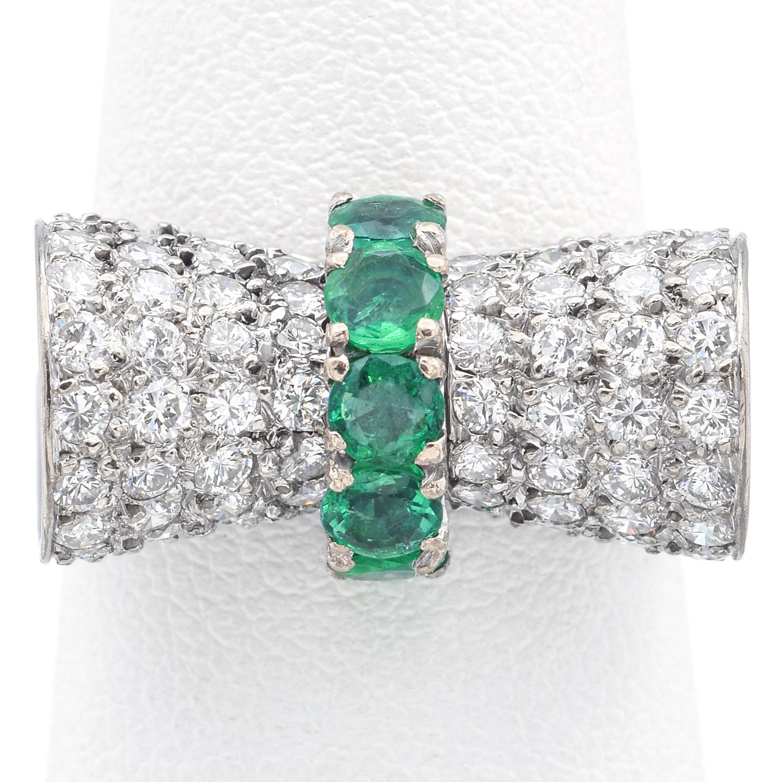 H. Stern 18K White Gold Emerald & 1.60 TCW Diamond Bow Ring with Box Size 5.5 In Good Condition In New York, NY