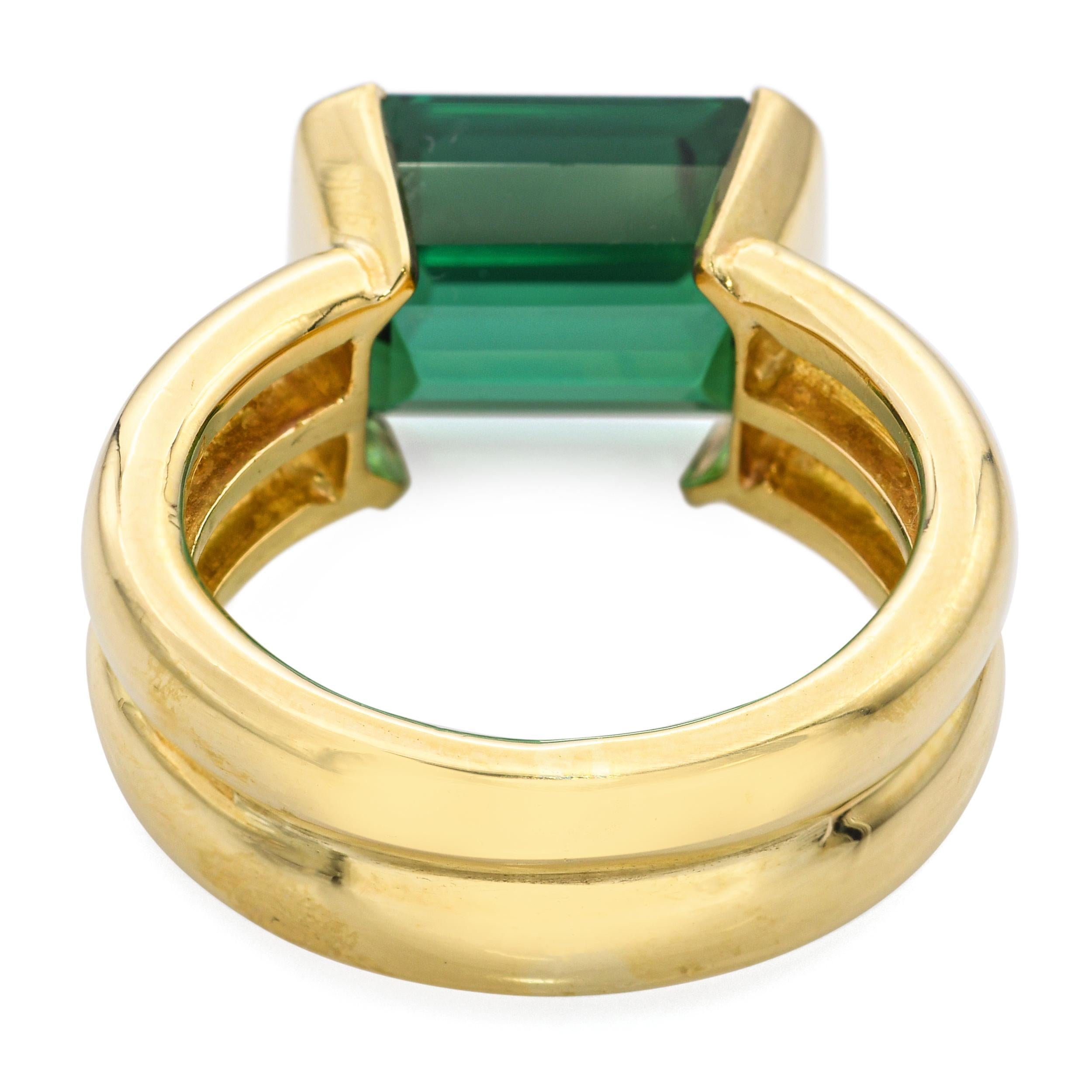 H. Stern Bague en or jaune 18k avec tourmaline verte 6ct en vente 1
