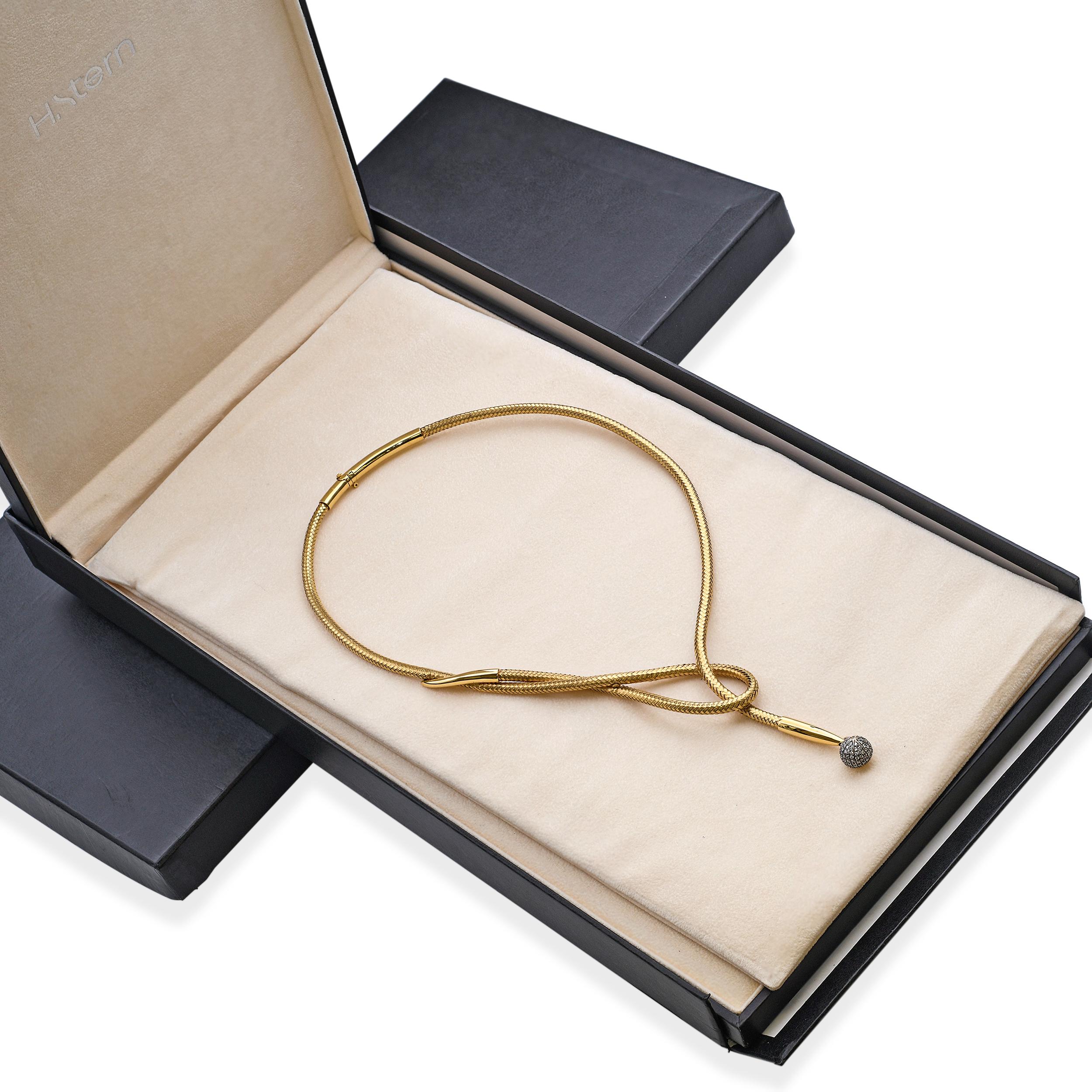 Taille ronde H Stern 18k Yellow Gold Copernicus Necklace en vente