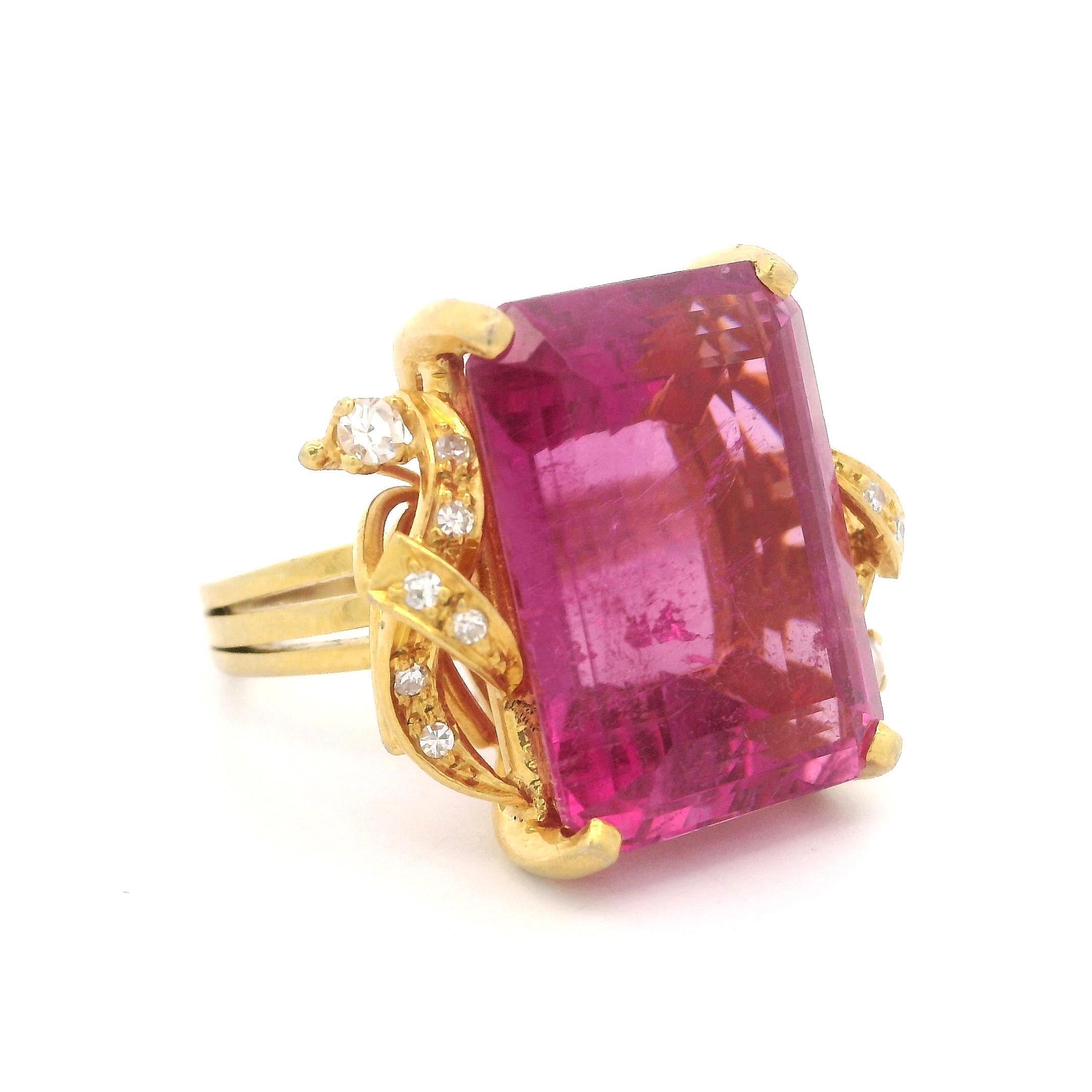 H. Stern Anillo de cóctel floral de diamantes con turmalina rosa vívida GIA en oro amarillo de 18 quilates 6