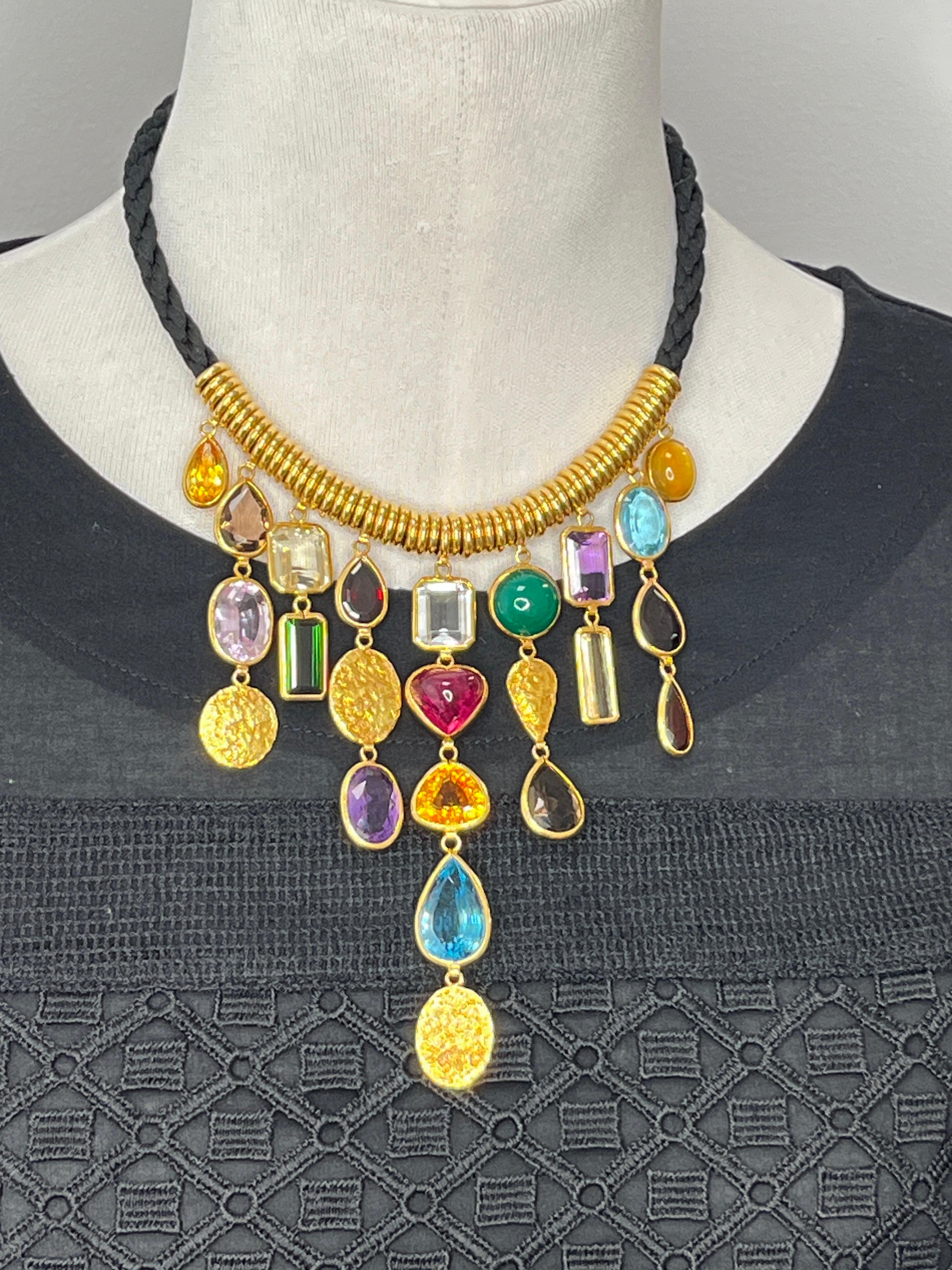 H. Stern Collana con pietre preziose multicolori in oro giallo 18 carati in vendita 3