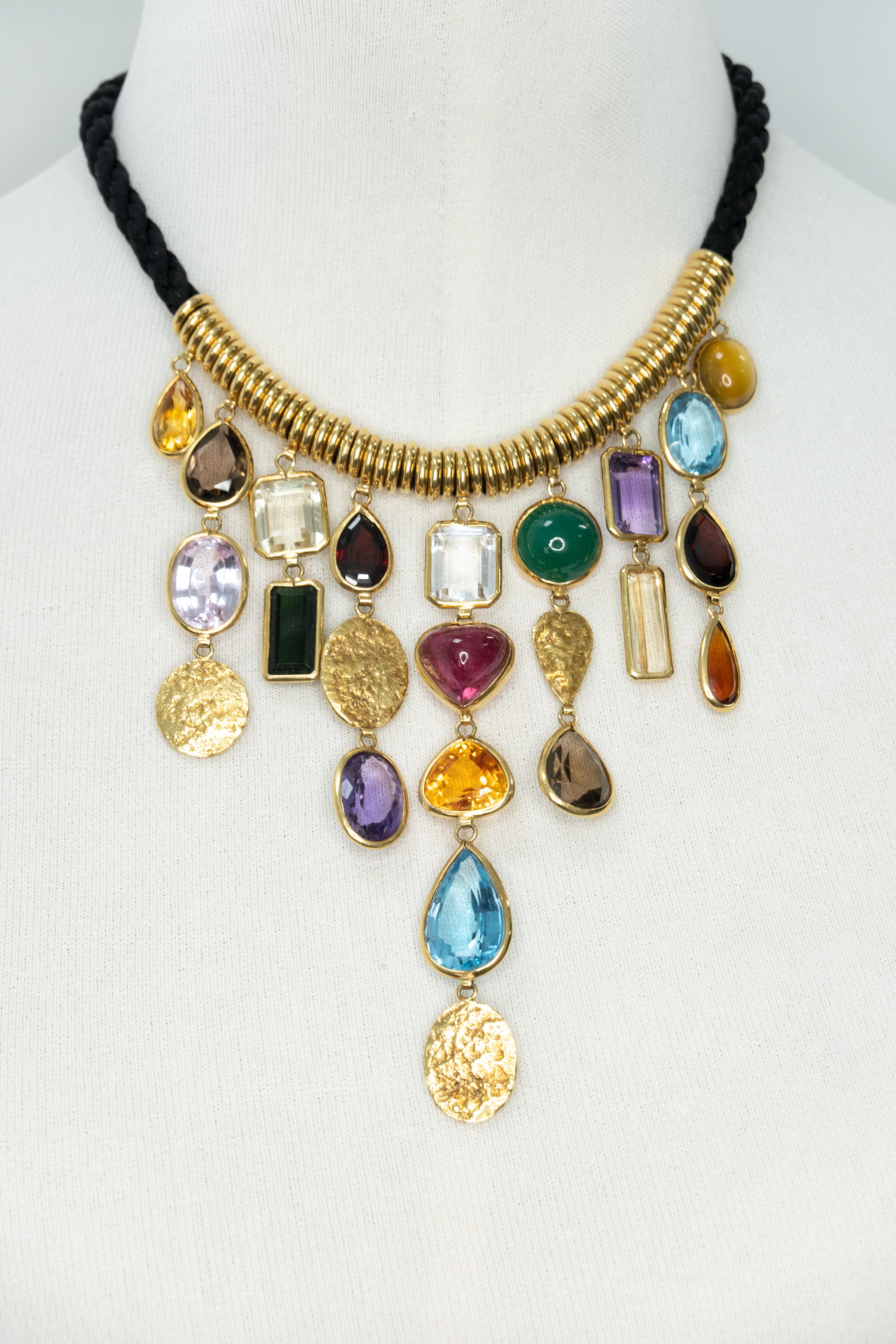 H. Stern Collier de pierres précieuses multicolores en or jaune 18K en vente 3