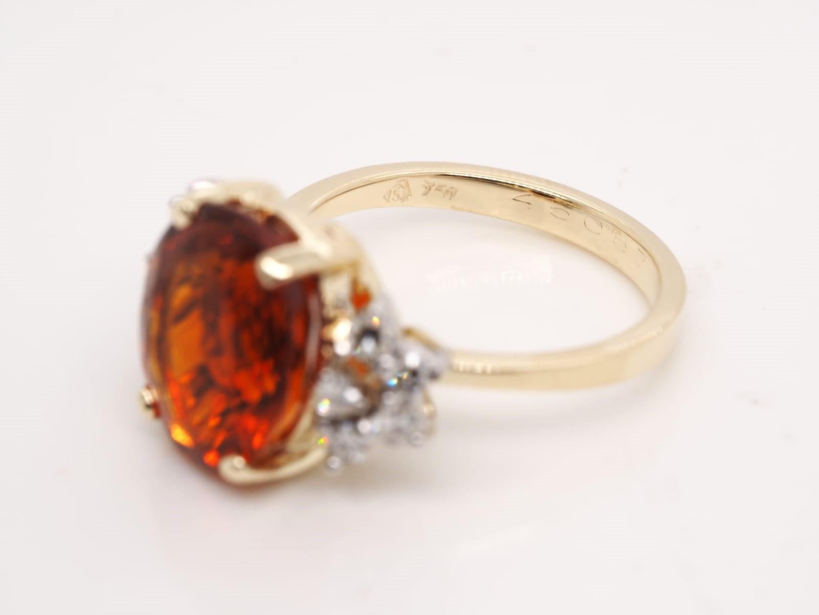 H. Stern 18K Yellow Gold Oval Citrine & 0.35 ct Round Diamond Ring  In Excellent Condition For Sale In Addison, TX