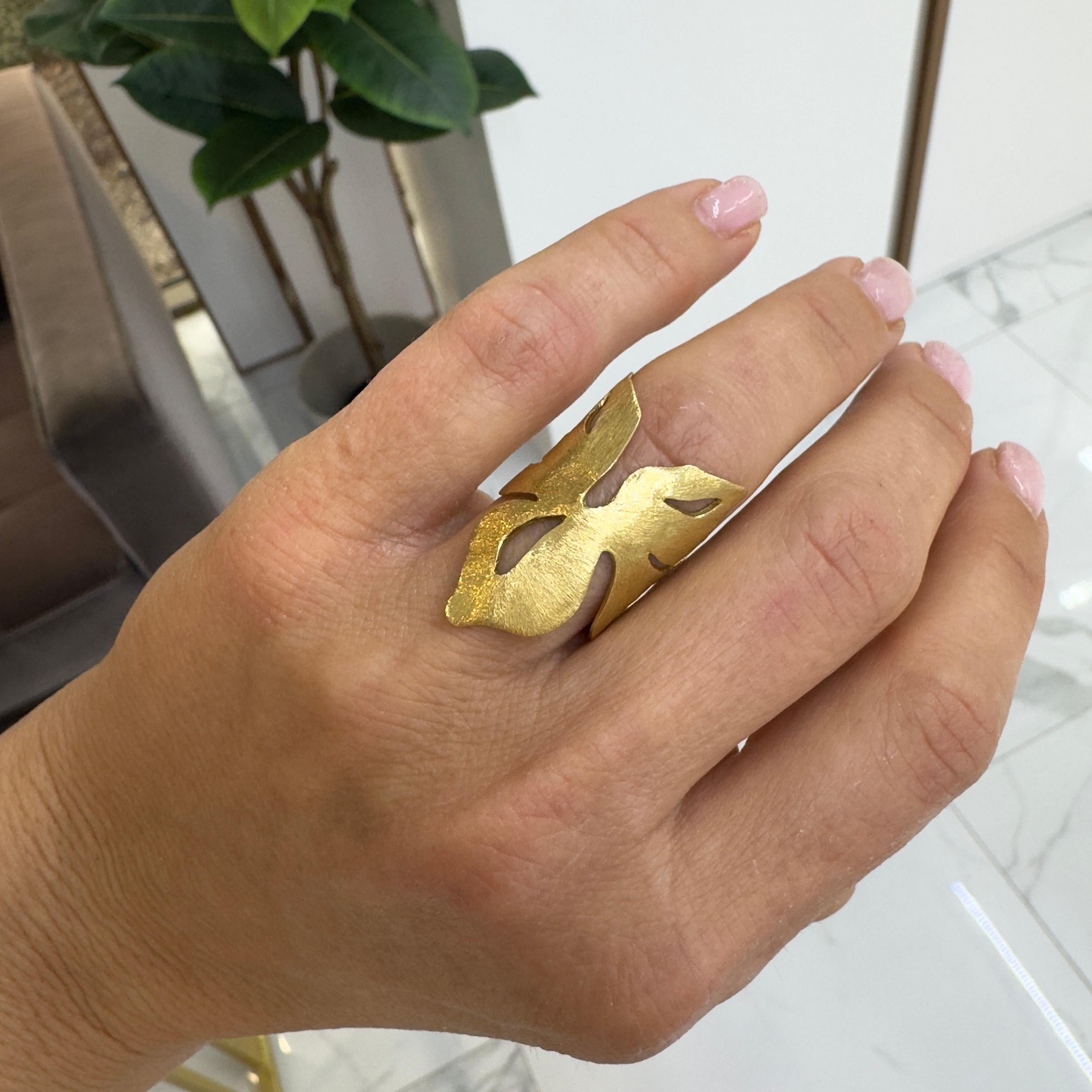 H. Stern 18 Karat Gelbgold Satin-Ring mit offenem Blattband 4