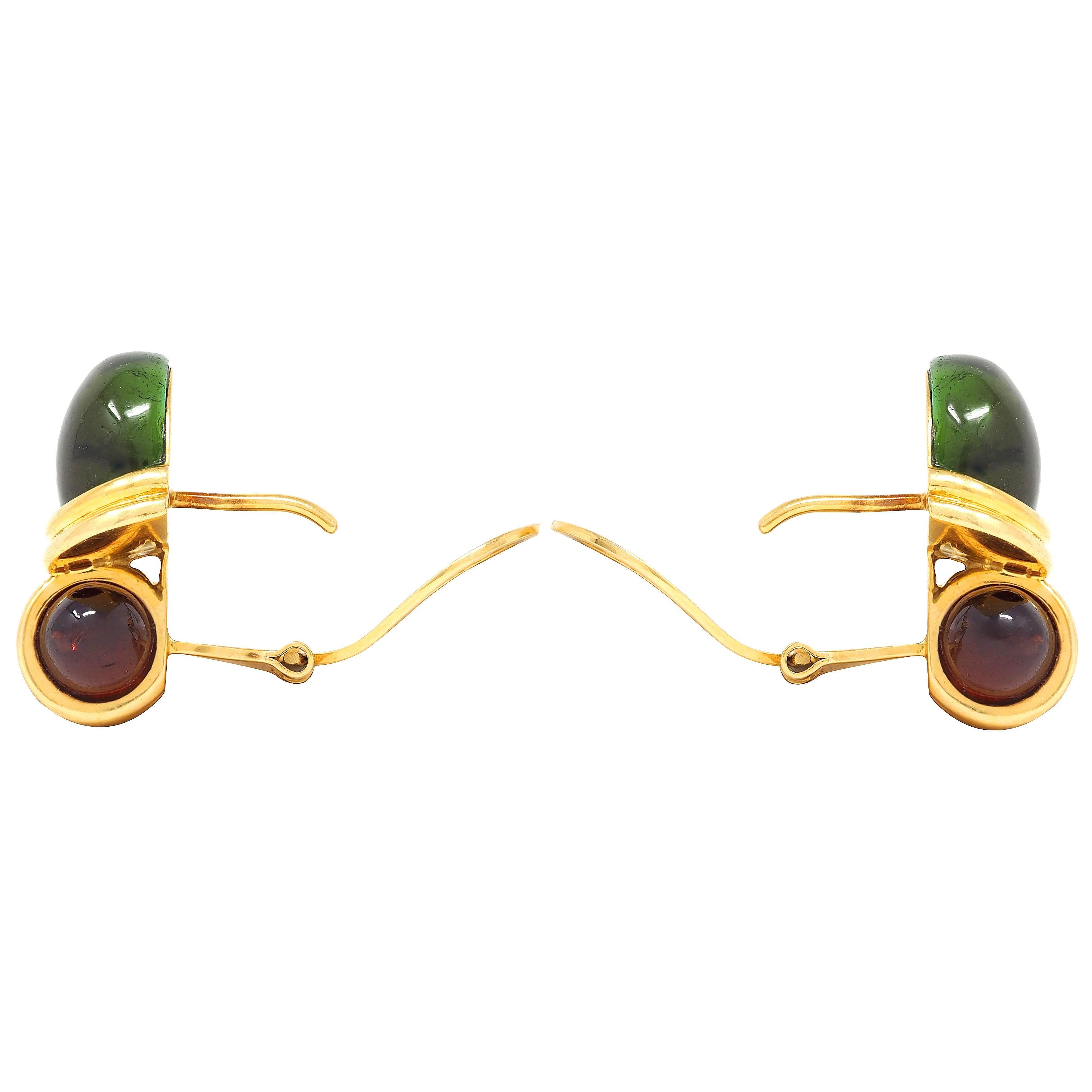 Women's or Men's H. Stern 1980's Garnet Tourmaline 18 Karat Yellow Gold Vintage Cabochon Earrings For Sale