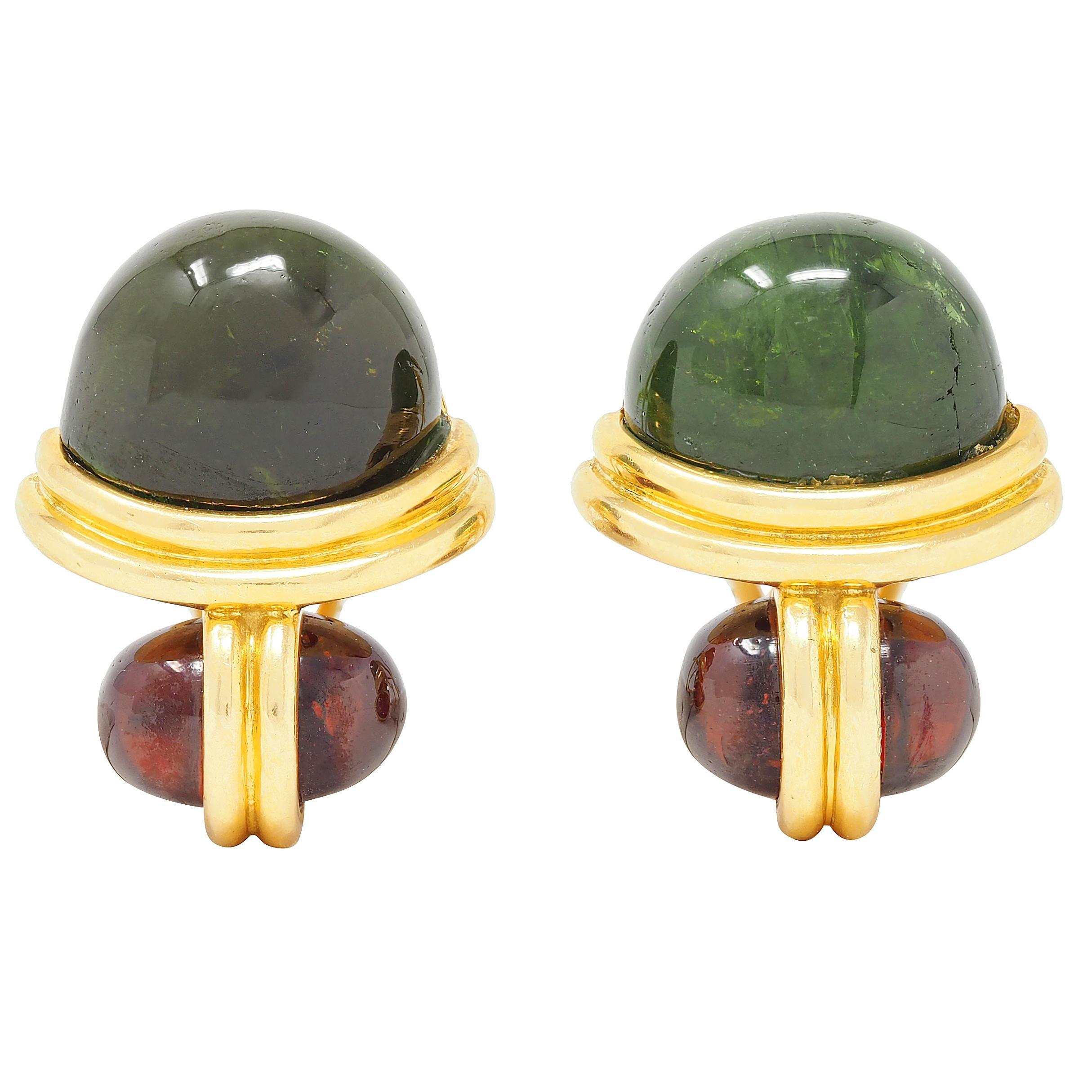 H. Stern 1980's Garnet Tourmaline 18 Karat Yellow Gold Vintage Cabochon Earrings For Sale