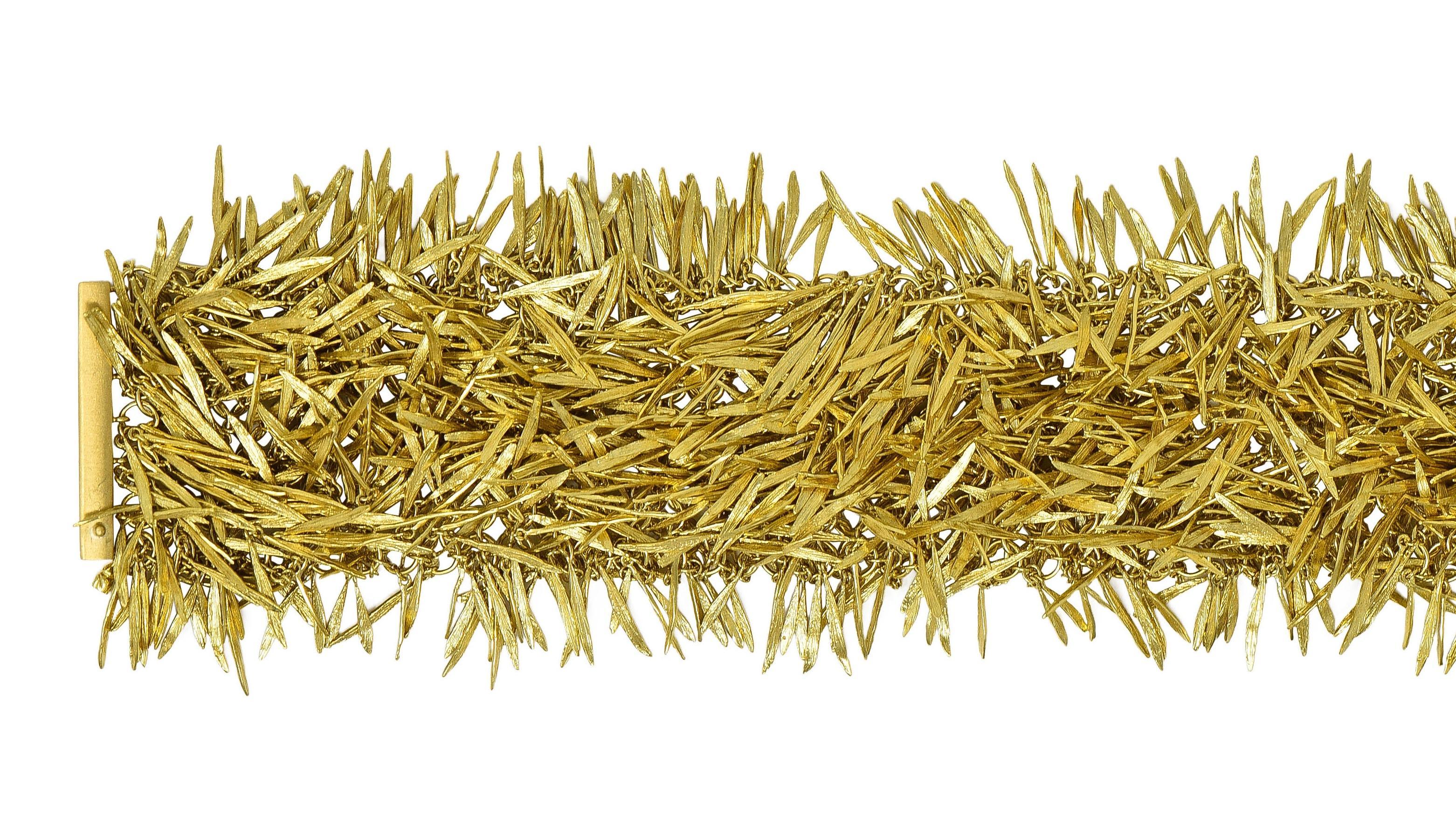 Women's or Men's H. Stern 2000's 18 Karat Yellow Gold Brushed Feather Fringe Bracelet For Sale