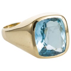 H Stern 5.20 Carat Aquamarine and 18 Karat Yellow Gold Unisex Signet Ring