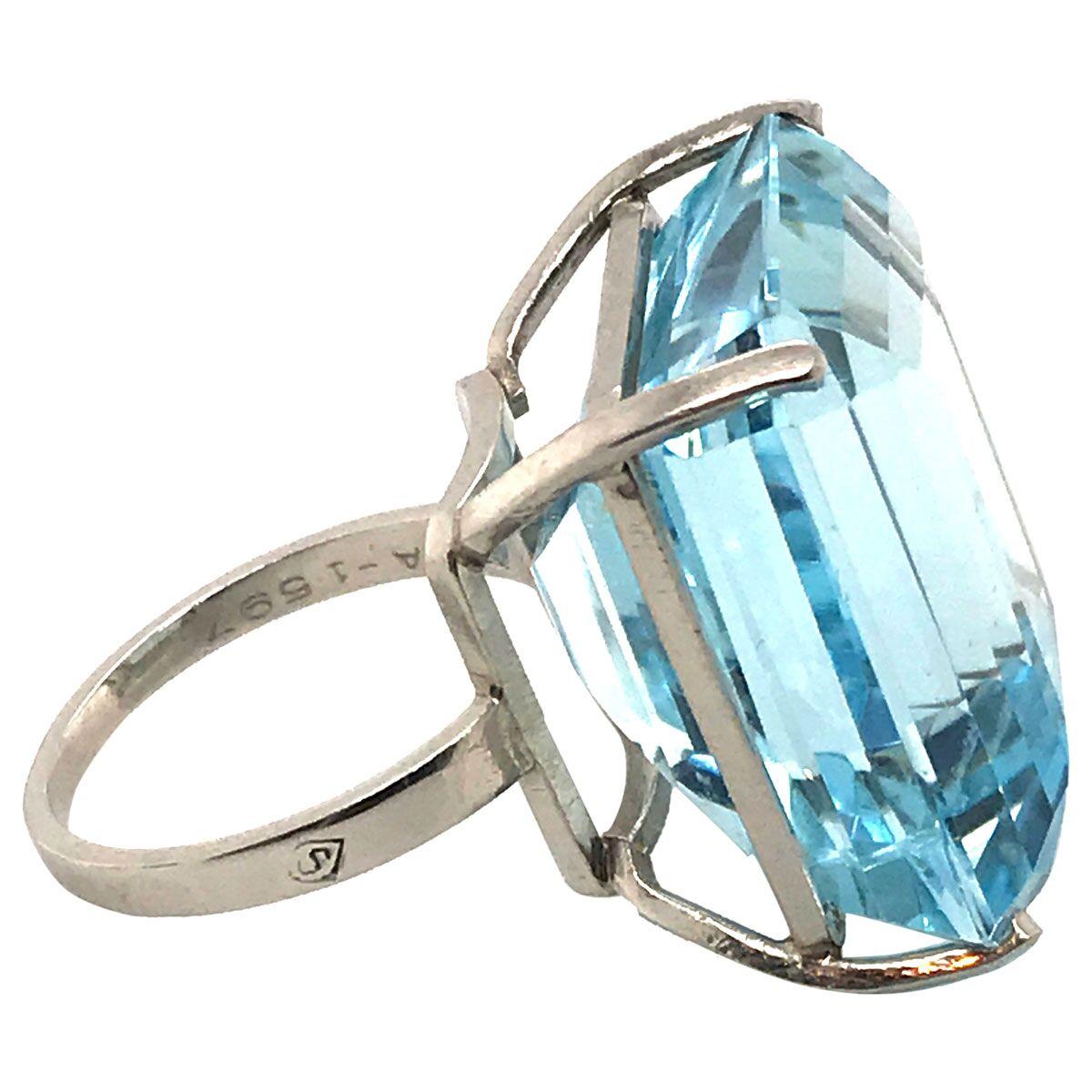 Contemporary H Stern Aquamarine and Platinum Cocktail Ring