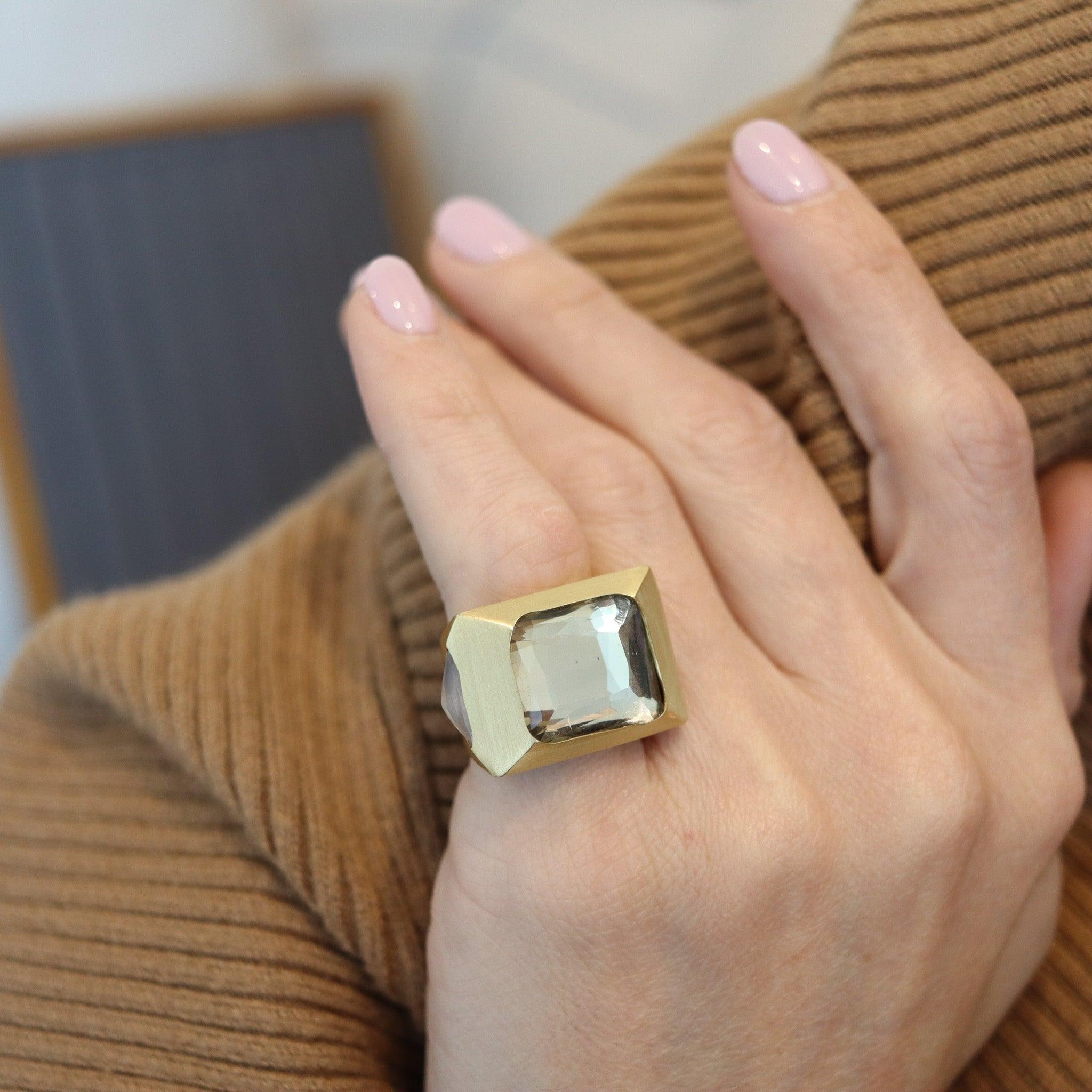 Sculptural ring designed by Diane Von Furstenberg for H. Stern.

This contemporary cocktail ring was created by the iconic Brazilian jewelry house of Hans Stern, back in the 1990. The beautiful statement ring was originally designed by Diane Von