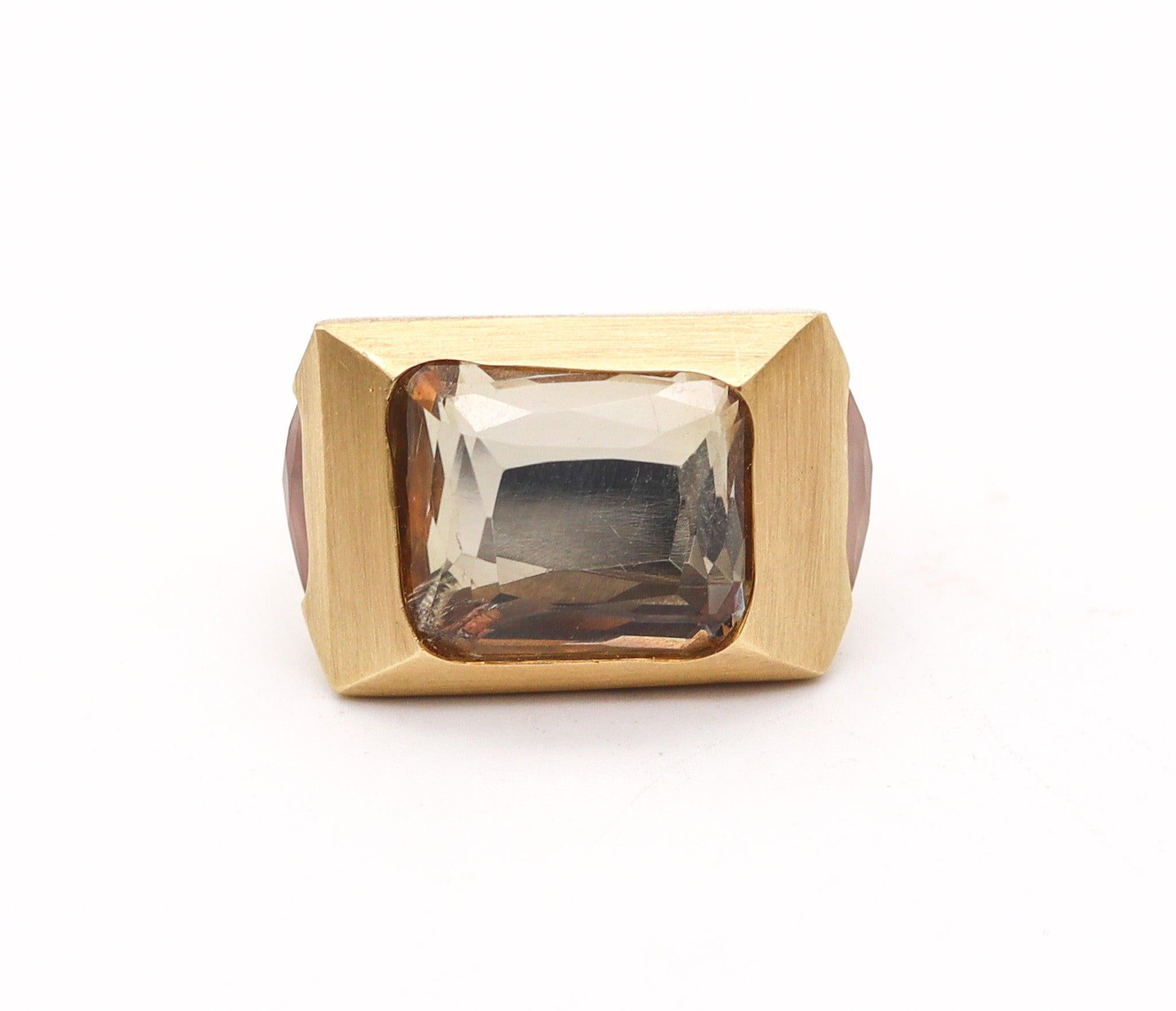 Modernist H. STERN By Diane Von Furstenberg Sculptural Cocktail Ring In 18Kt Gold & Quartz For Sale