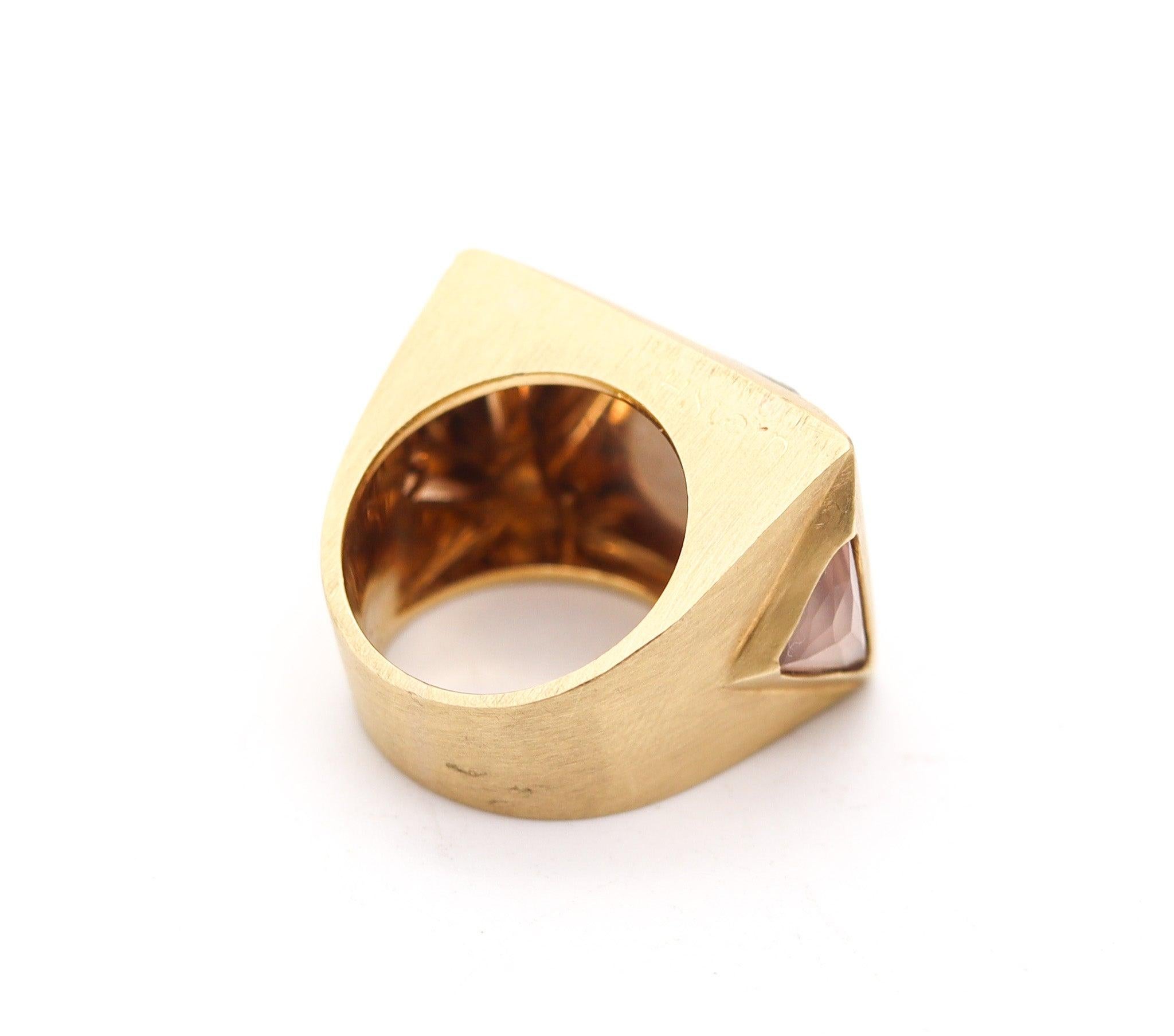 H. STERN By Diane Von Furstenberg Sculptural Cocktail Ring In 18Kt Gold & Quartz For Sale 1