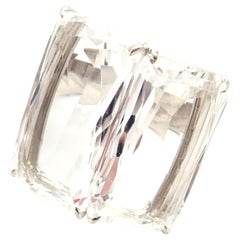 H. Stern, grande bague en or blanc avec diamants et cristal de roche
