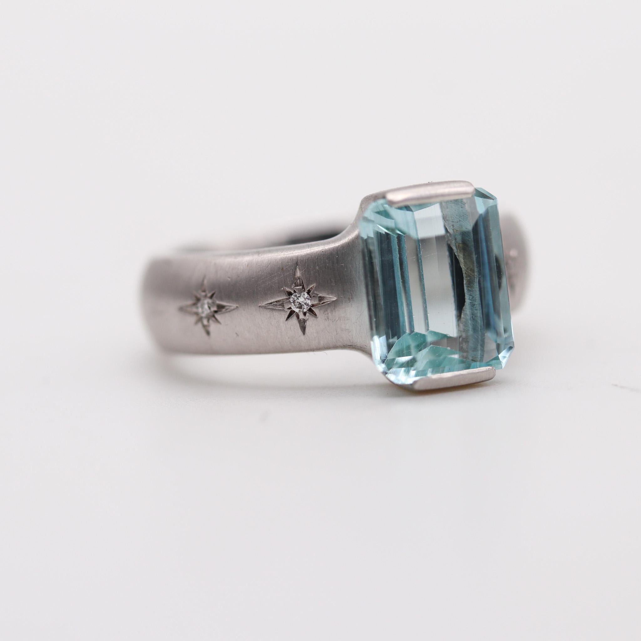 Aquamarine ring designed by H. Stern.

Beautiful cocktail ring, created by the Brazilian jewelry house of Hans Stern. This classic ring was carefully crafted in solid white gold of 18 karats with frosted-brushed finish and embellished with a great