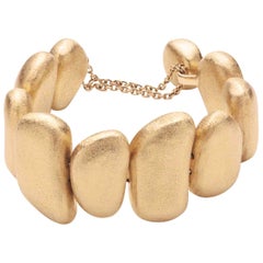 H. Stern Contemporary 10 Textured Golden Stones Bracelet 18 Karat Gold, 2010s