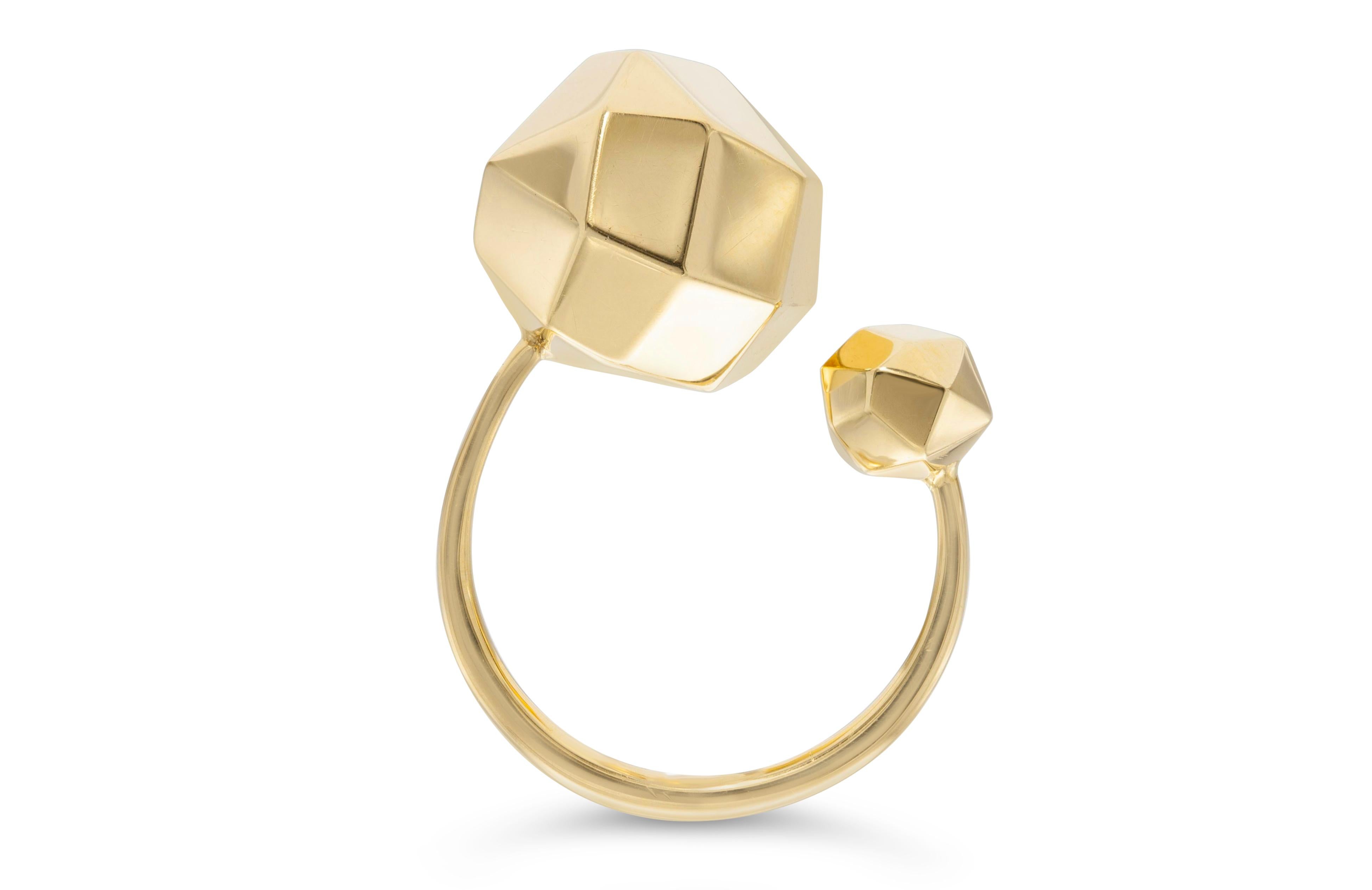 Finely crafted in 18K yellow gold, from H. Stern's Copernicus collection. Signed by H. Stern. 