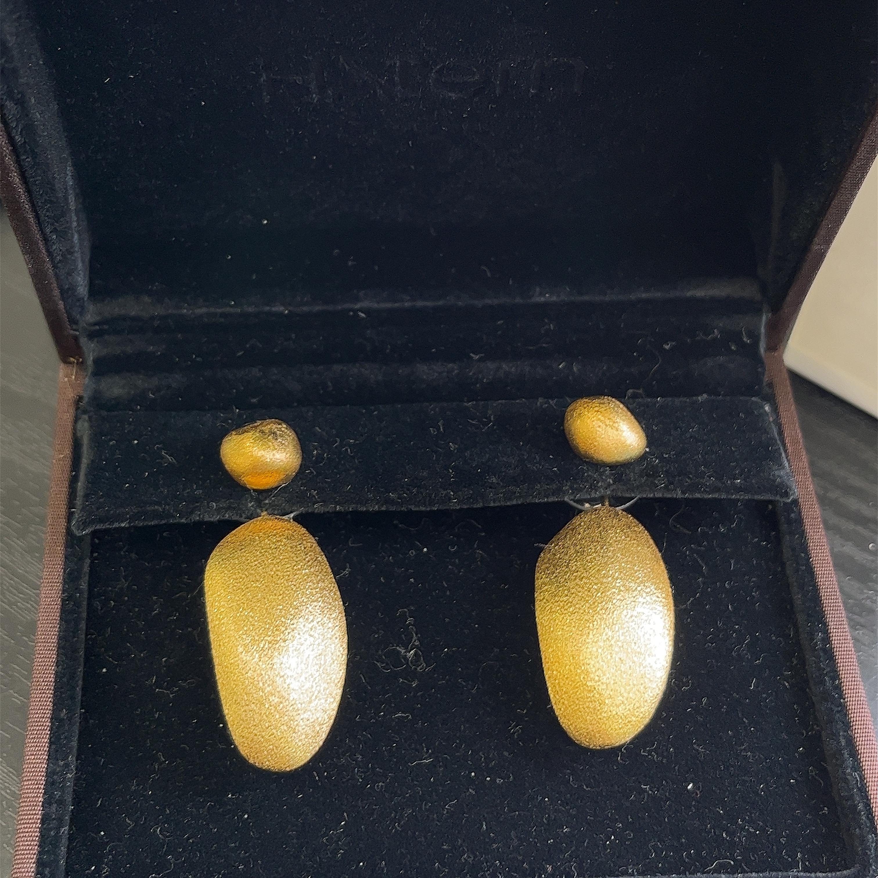 H. Stern Day Night Convertible Textured Drop Earrings Yellow Gold 4