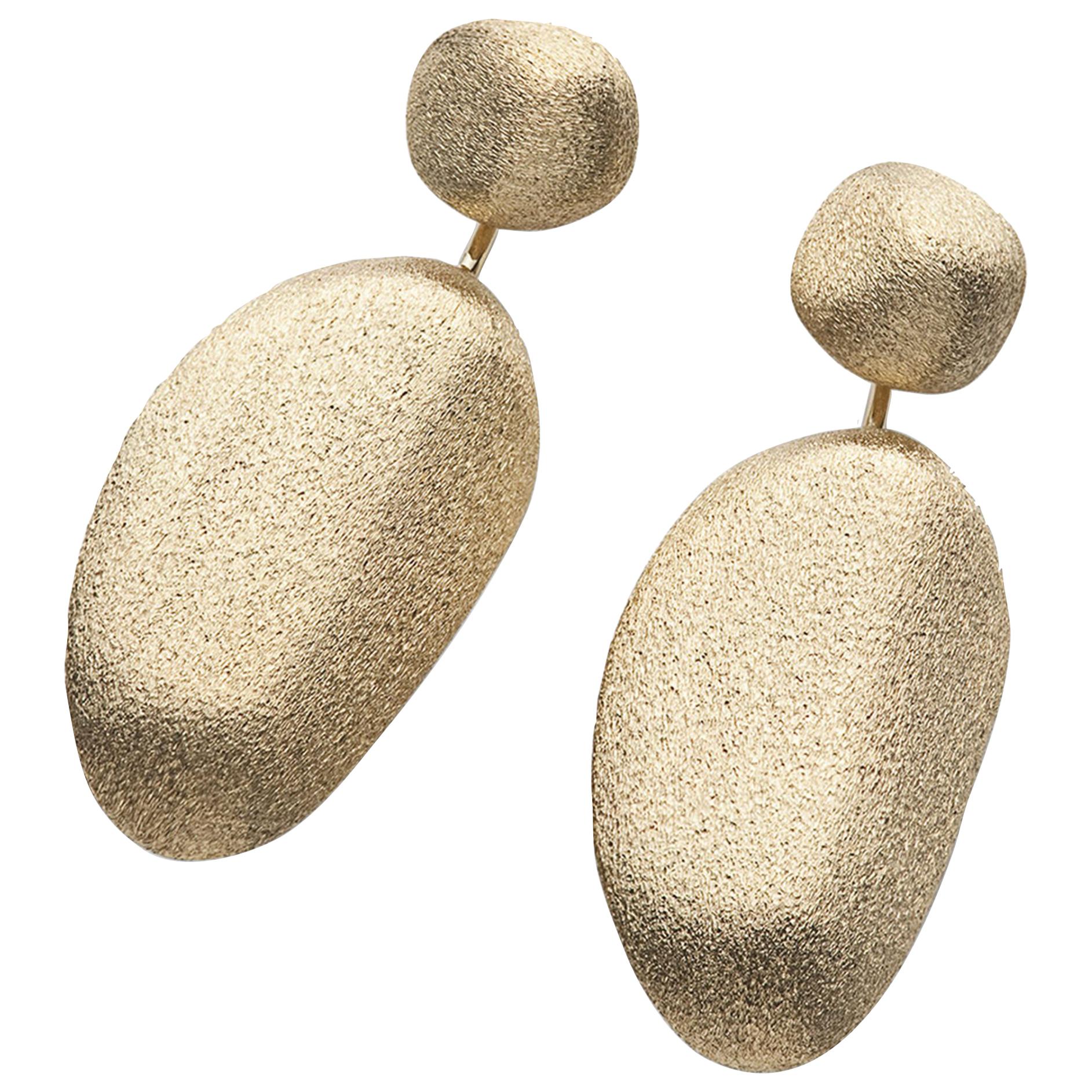 H. Stern Boucles d'oreilles pendantes Day Night convertibles en or jaune et pierres dorées texturées en vente