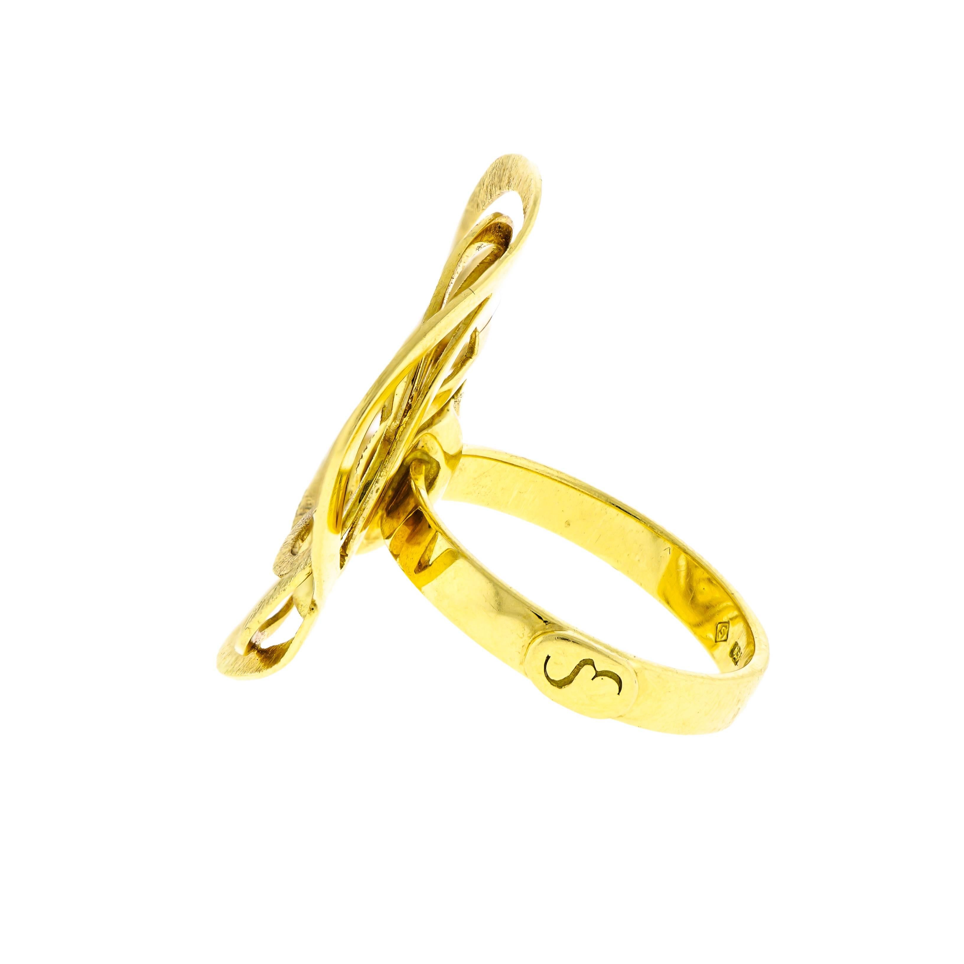 Contemporary H. Stern Demi Parure Grupo Corpo 18 Karat Yellow Gold Earrings and Ring