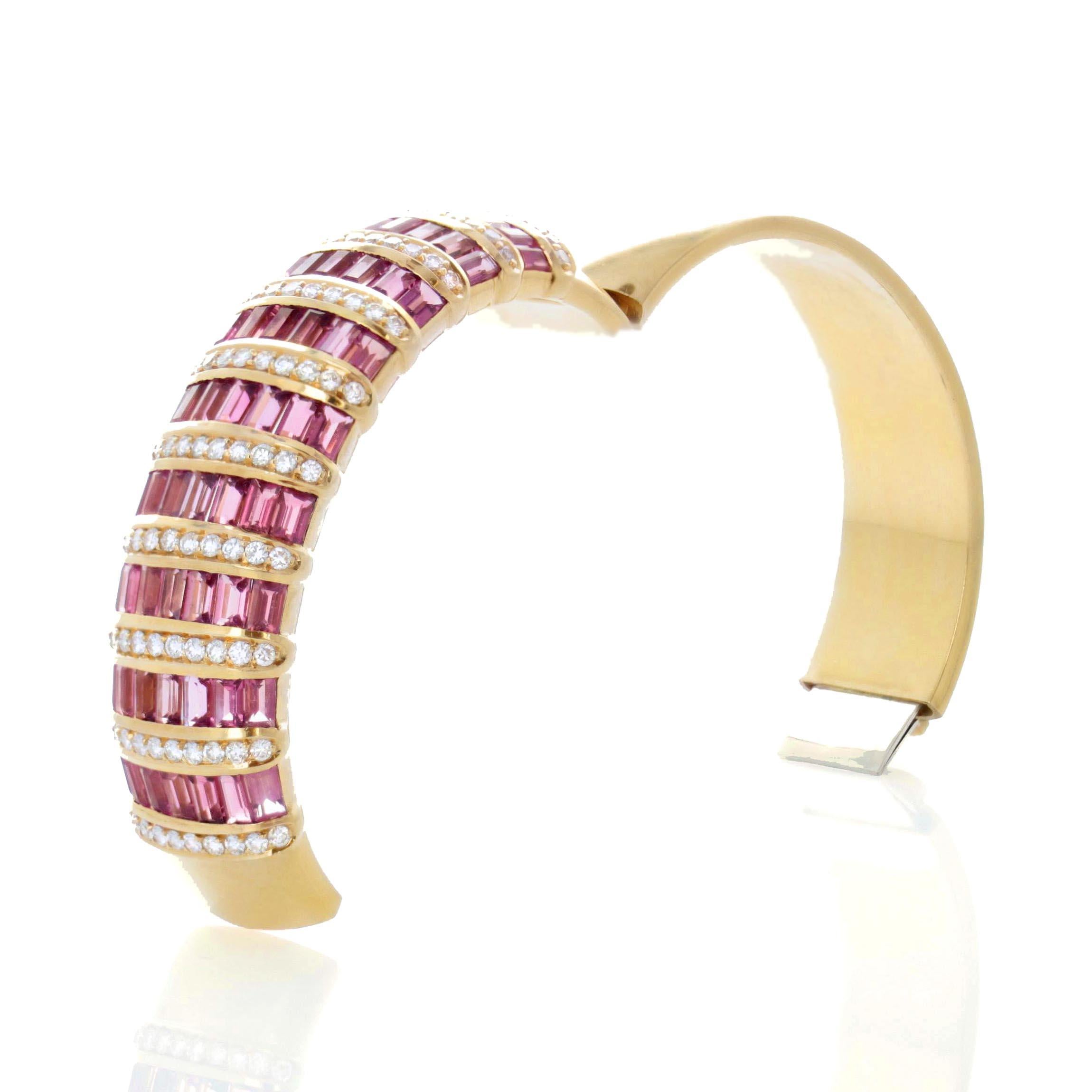 H. Stern Diamond, Pink Tourmaline, and Gold Bangle Bracelet In Excellent Condition In New York, NY