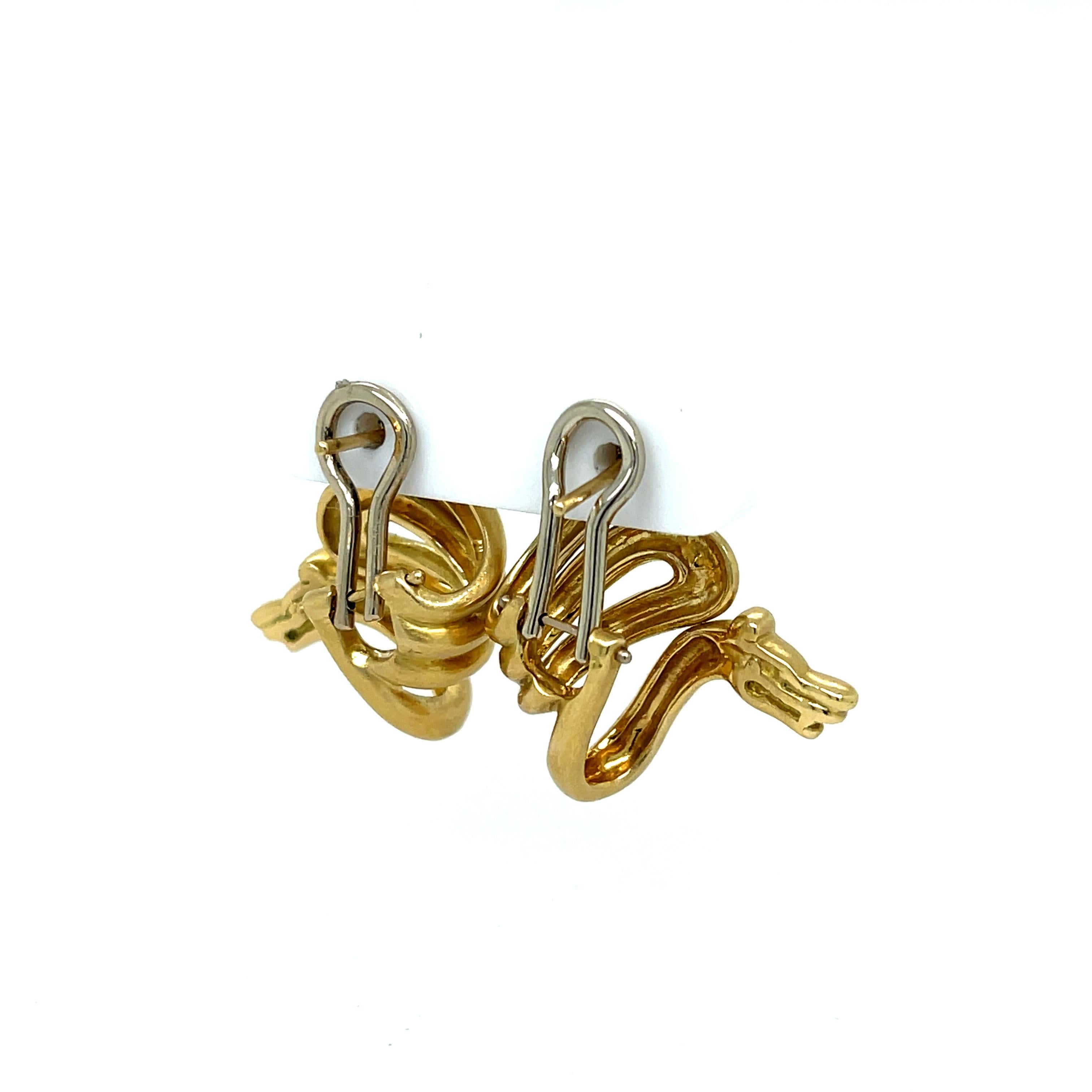 Contemporain H. Stern, boucles d'oreilles dragon en or jaune et diamants en vente