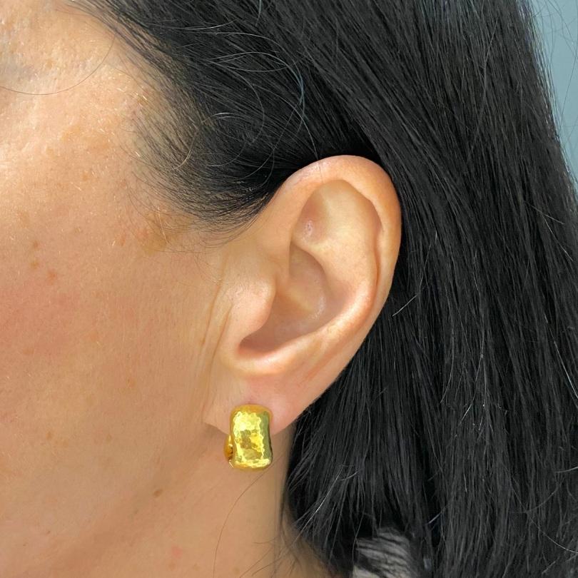 H. Stern Earrings 18k Hammered Gold In Good Condition In Beverly Hills, CA