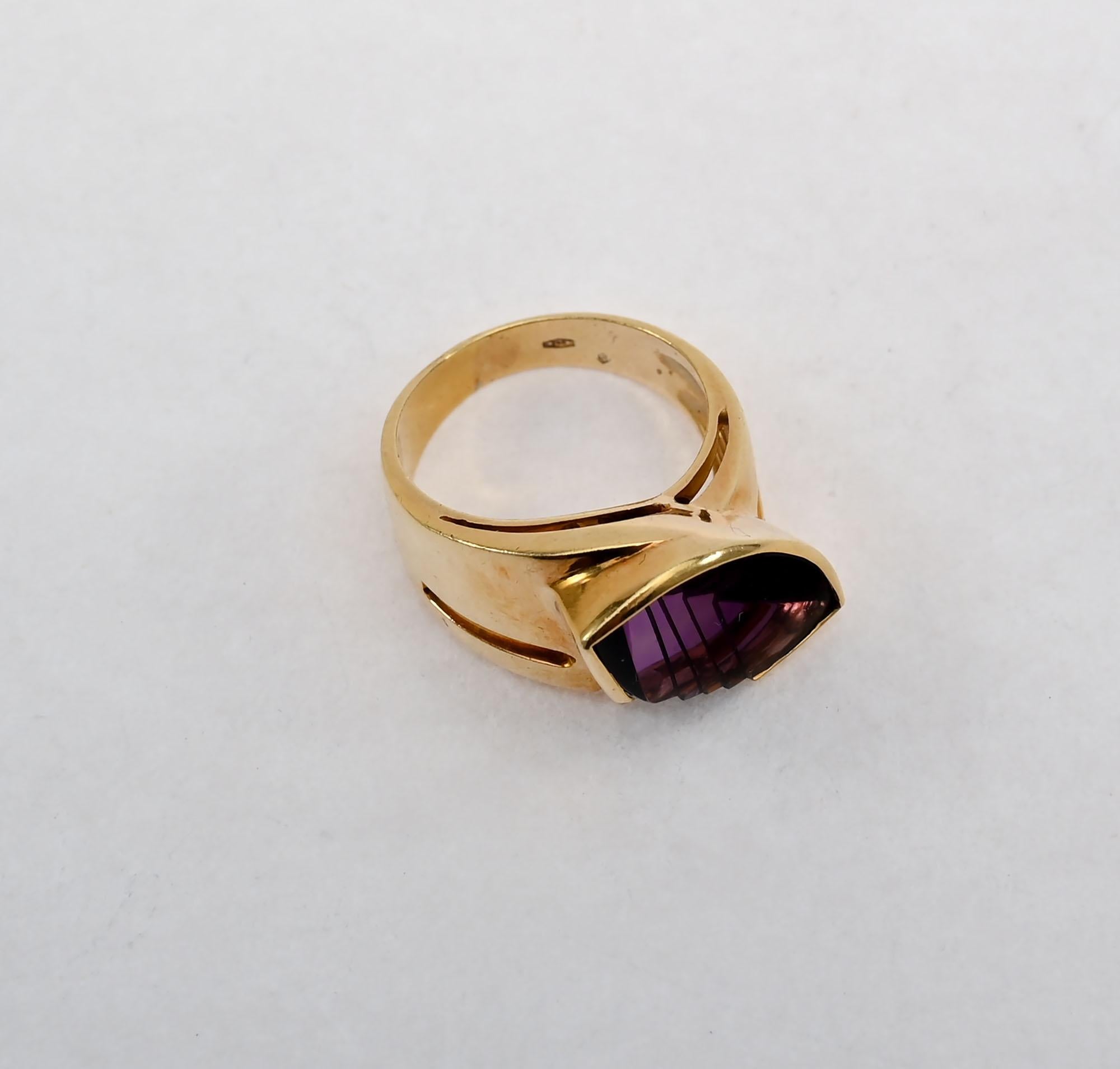 H. Stern Gold und Amethyst Ring für Damen oder Herren im Angebot