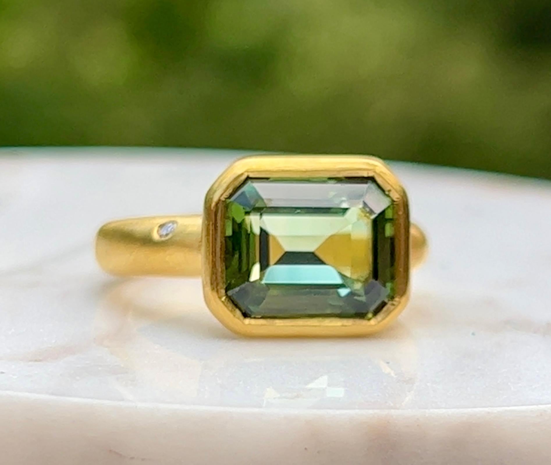 Women's or Men's H. Stern Green Tourmaline and Diamond Ring in 18K Gold