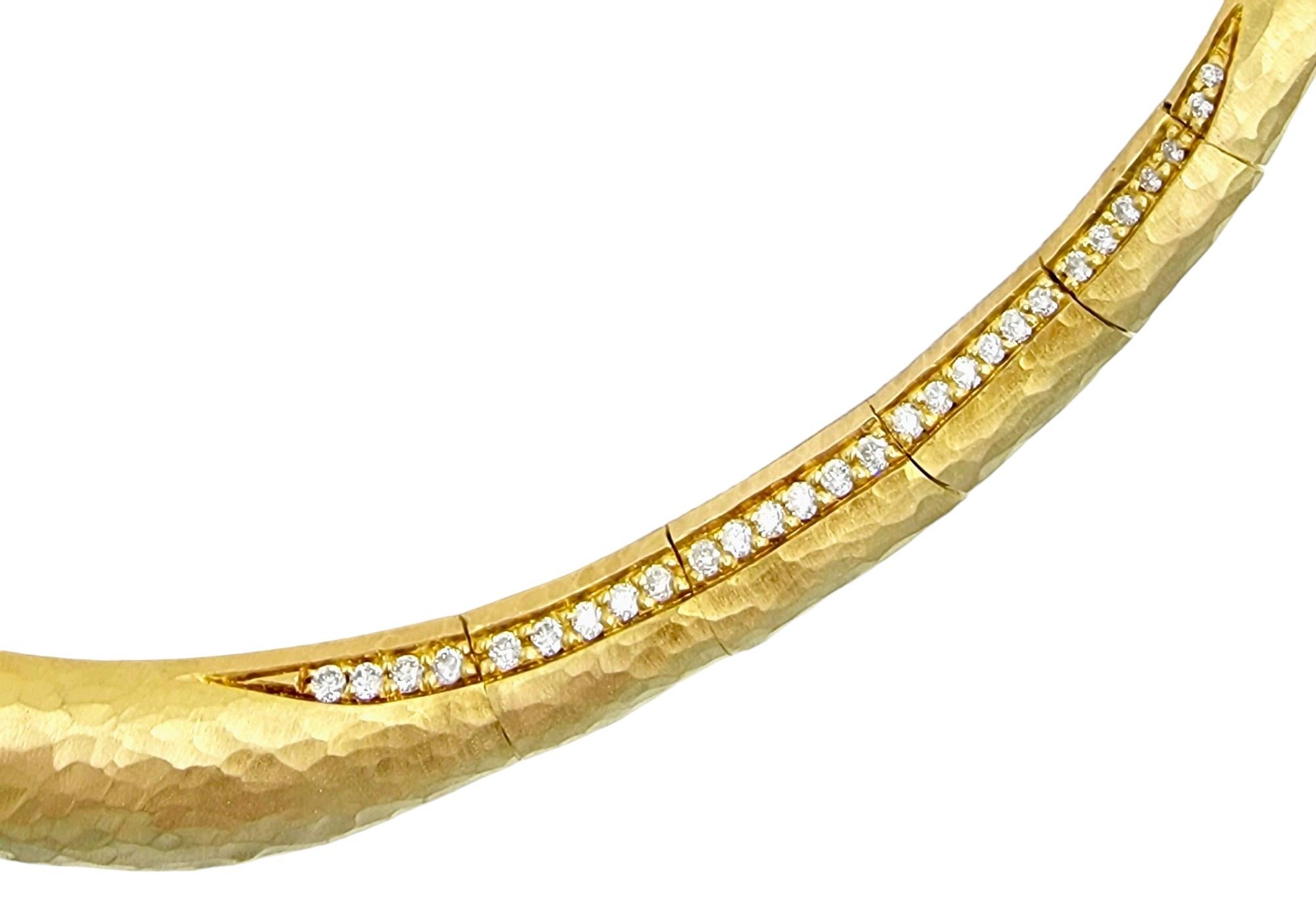 H. Stern Hammered Diamond Collar Link Necklace Set in 18 Karat Yellow Gold In Good Condition For Sale In Scottsdale, AZ
