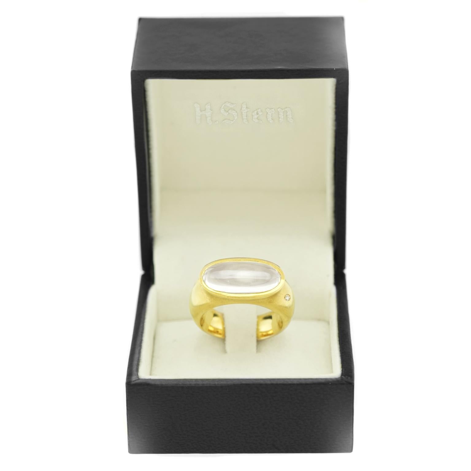 H. Stern Modernist Cabochon Rock Crystal Gold Ring In Excellent Condition In Litchfield, CT