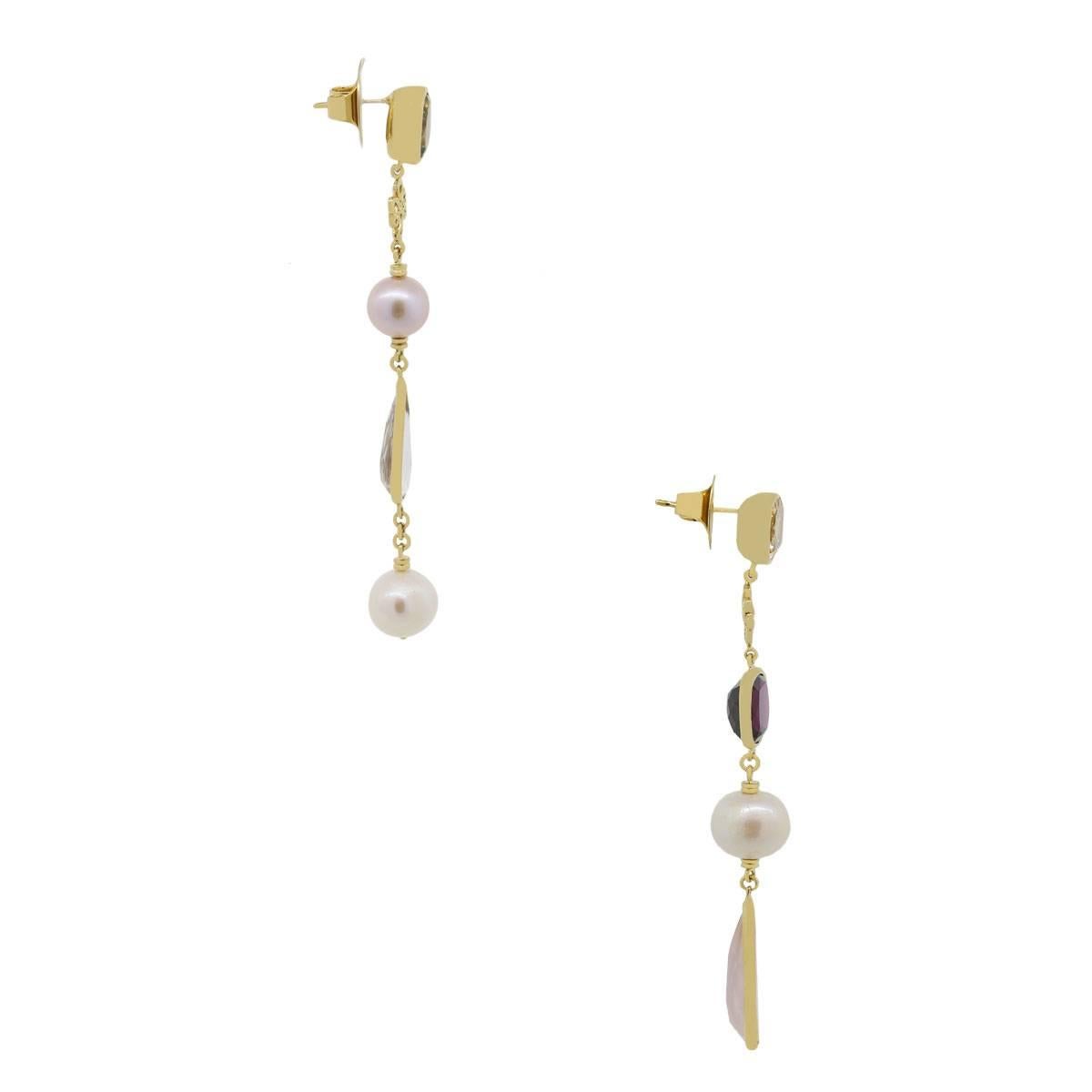 Designer: H. Stern
Style: 18k yellow gold
Gemstone Details: Pearl, yellow citrine, pink tourmaline and rubellite gemstones
Measurements: 0.20″ x 0.35″ 3″
Closure: Post Friction
Total Weight: 14.5g (9.3dwt)
SKU: G7205
