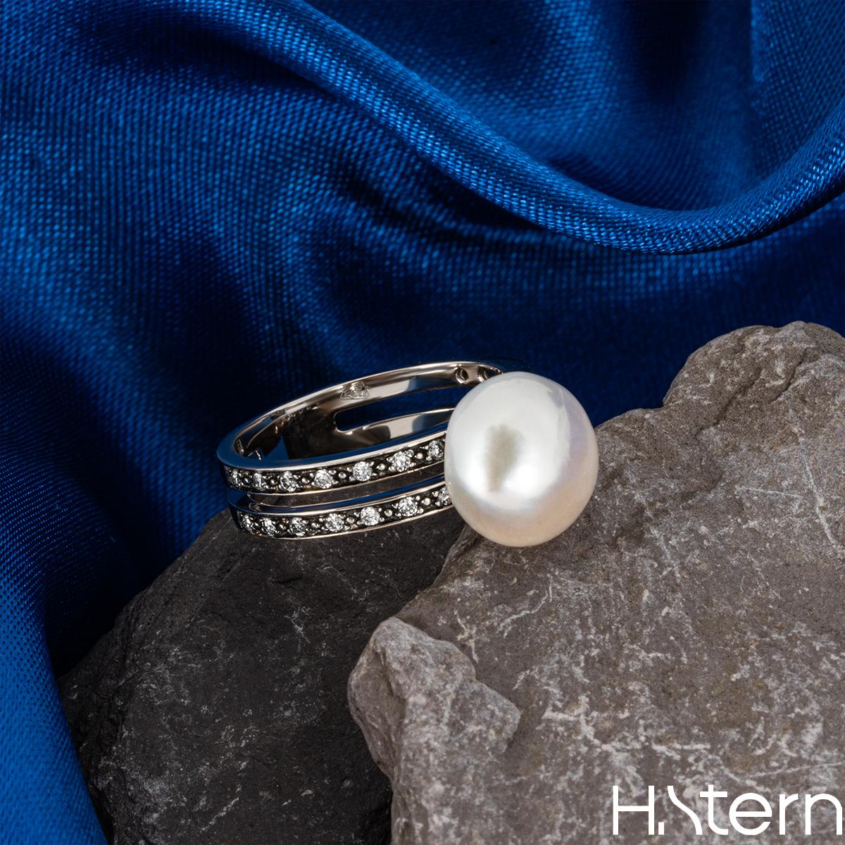 Round Cut H. Stern Noble Gold Pearl & Diamond Ring