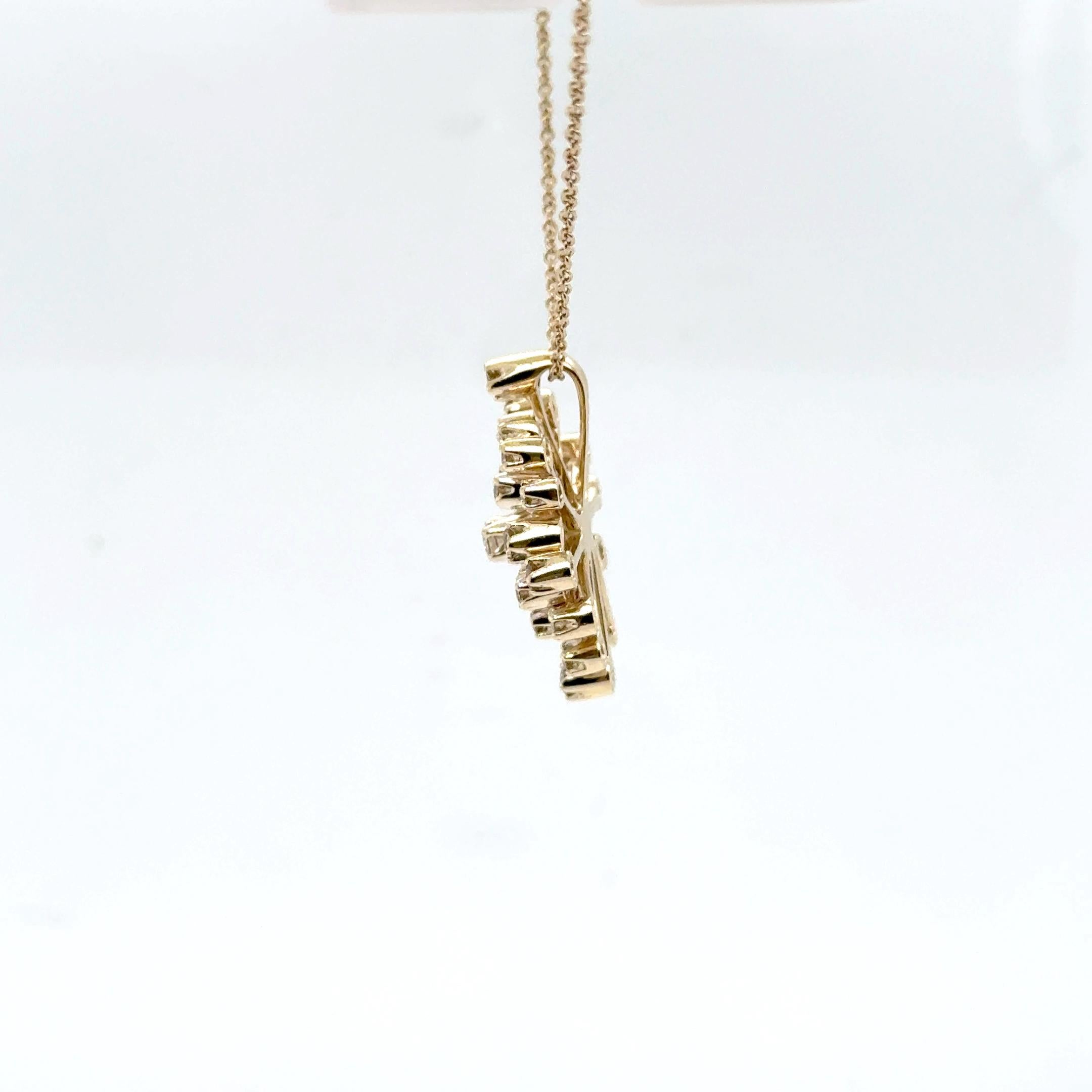 H. Stern Noble Collana con fiocco di neve in oro In condizioni buone in vendita a Coral Gables, FL