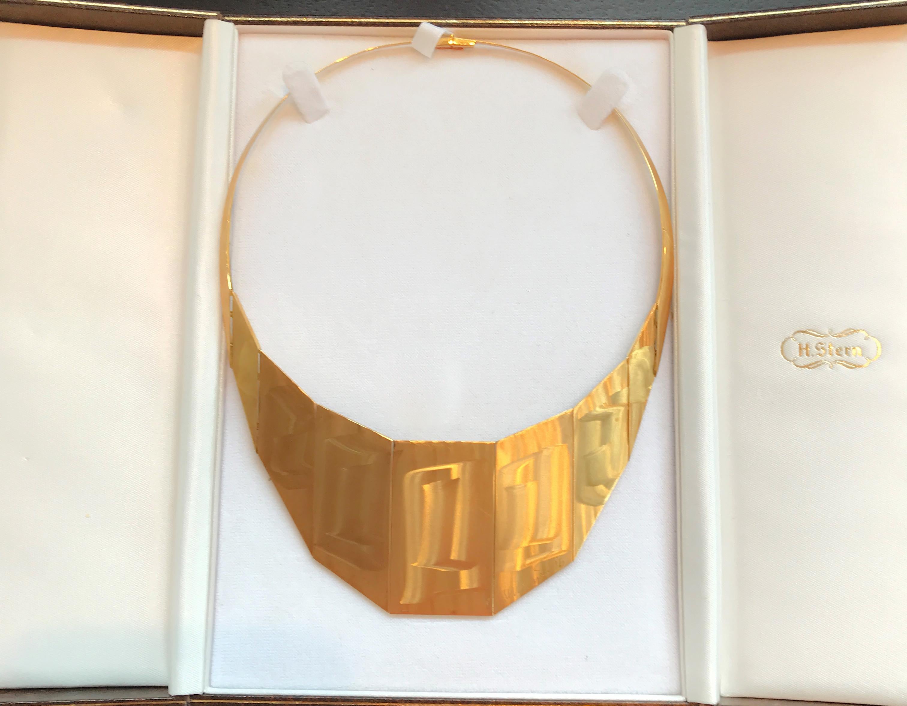 H Stern & Roberto Moriconi 18 Karat Yellow Gold Bib Necklace For Sale 4
