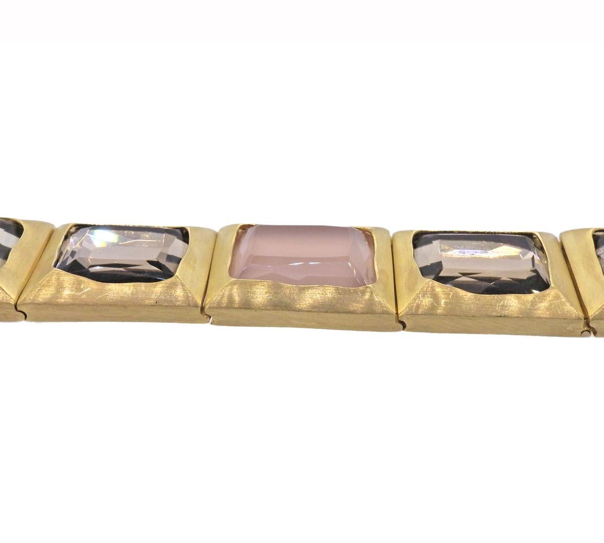 Impressive 18k gold bracelet by H. Stern, set with smokey and rose quartz, adorned with diamond set lizard charm. Diamonds - approx. 0.36ctw, Quartz. Bracelet measures 7